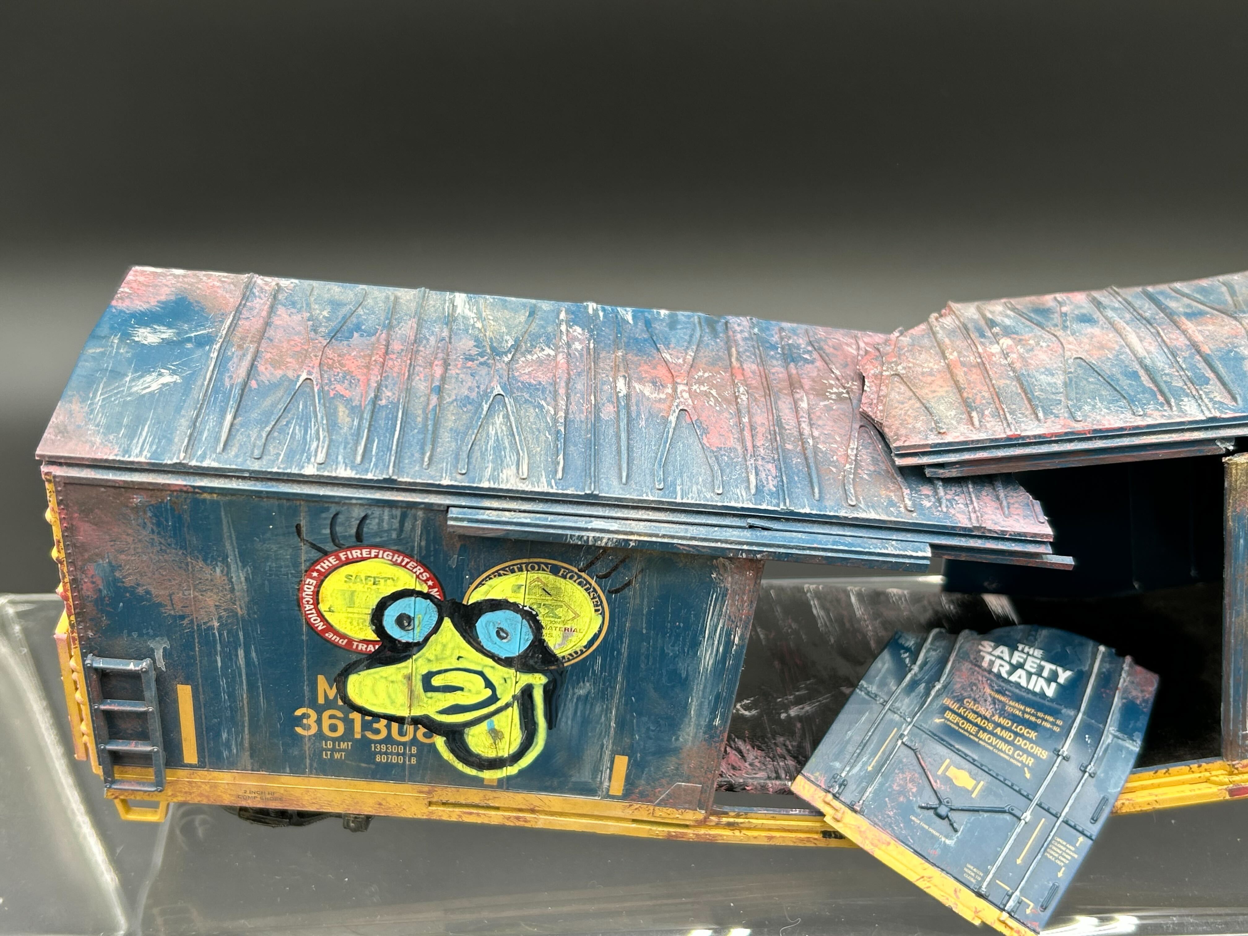 CUSTOM MTH 30-74830 CSX 50' Double Door Plugged Boxcar #361308 Train Wreck Weathered Box Car with Graffiti-Second hand-M7448 - MrMuffin'sTrains