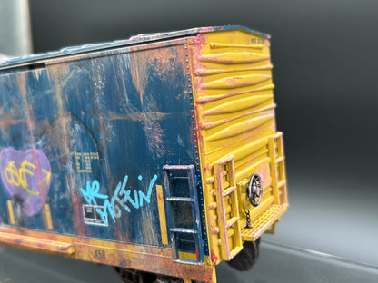CUSTOM MTH 30-74830 CSX 50' Double Door Plugged Boxcar #361308 Train Wreck Weathered Box Car with Graffiti-Second hand-M7448 - MrMuffin'sTrains