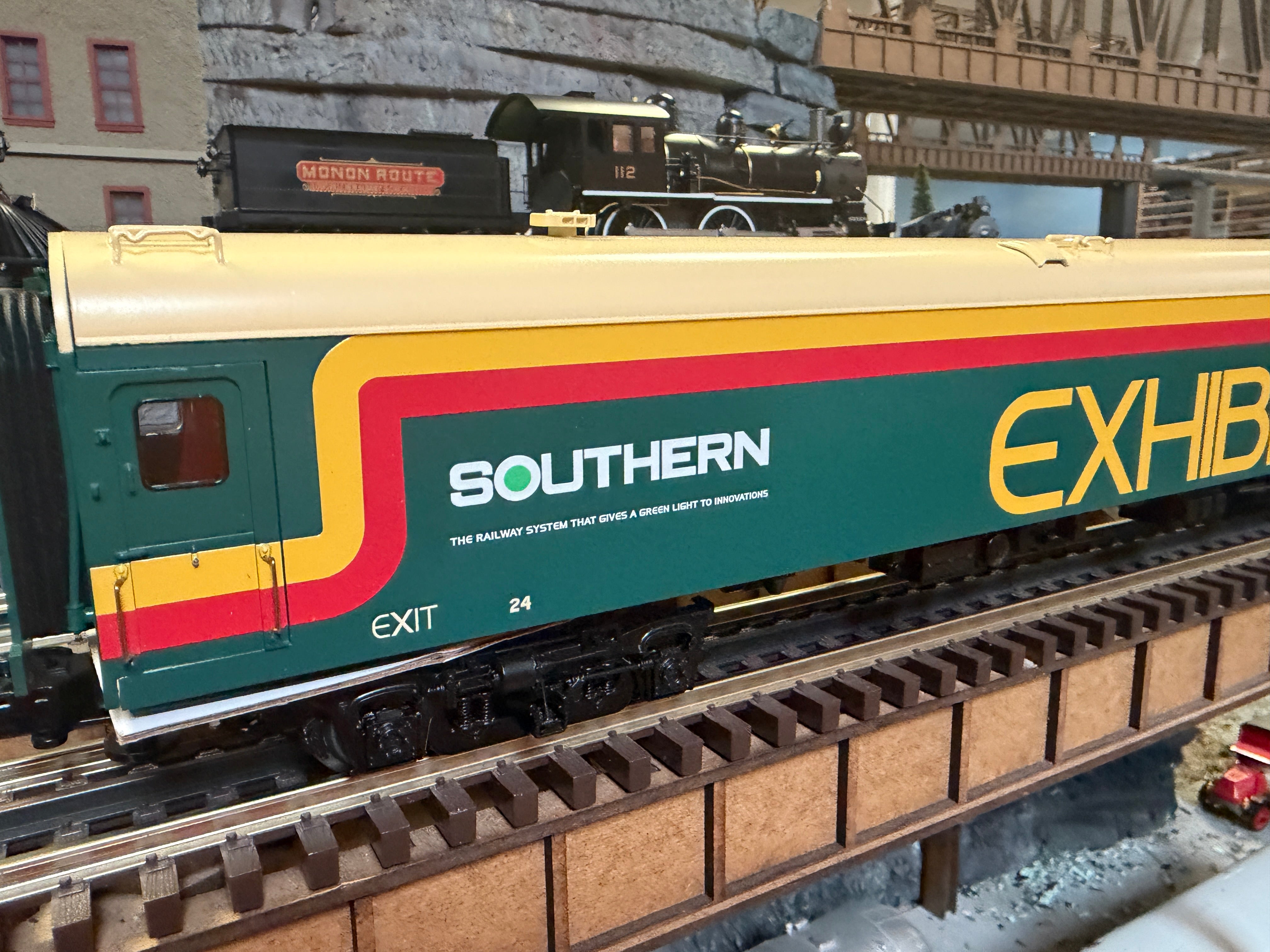 Lionel 2627140 - 18" Aluminum Exhibit Car "Southern"