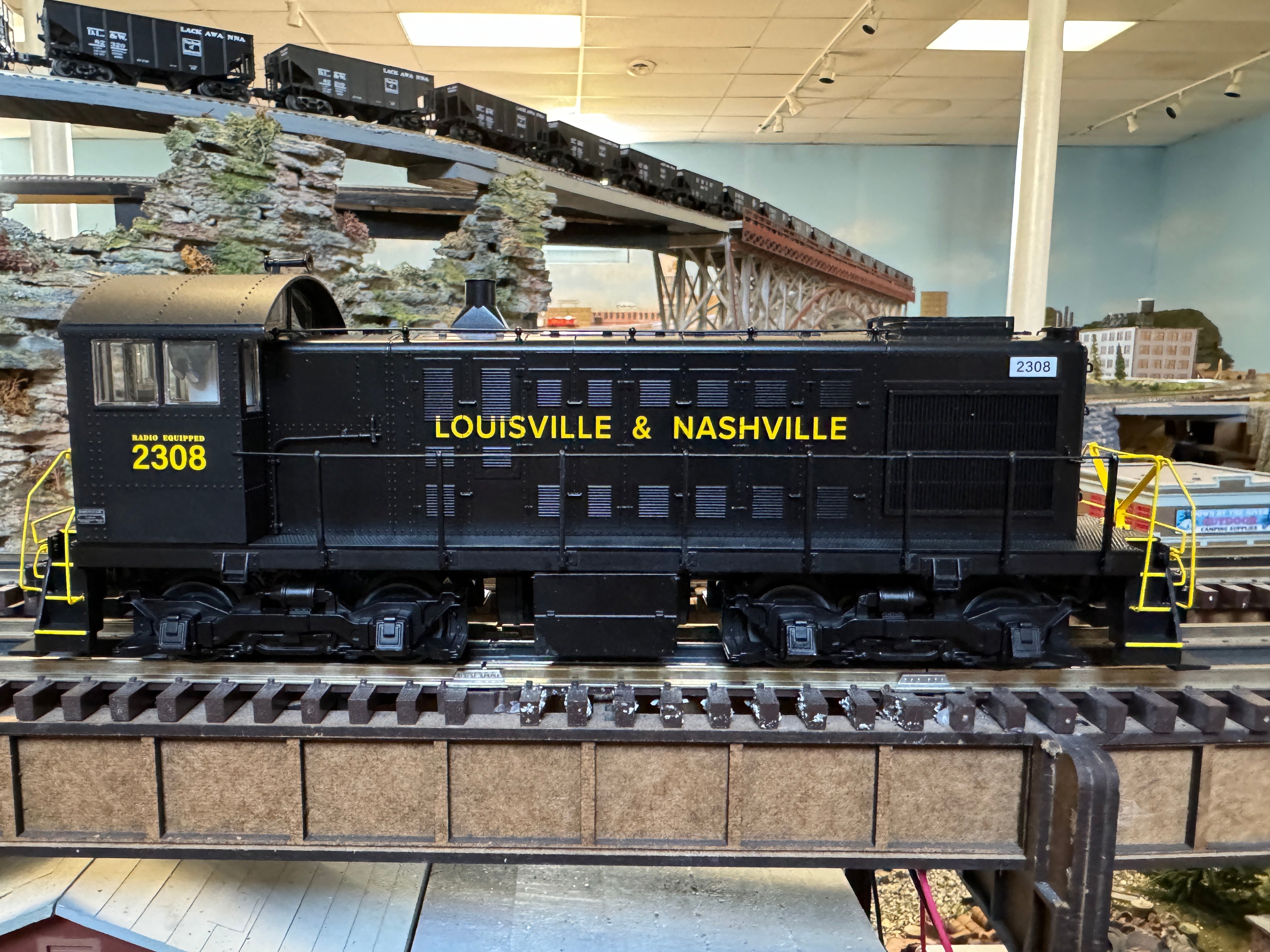 Lionel 2433970 - Legacy ALCo S2 Diesel Locomotive "Louisville & Nashville" #2308 - Custom Run for MrMuffin'sTrains