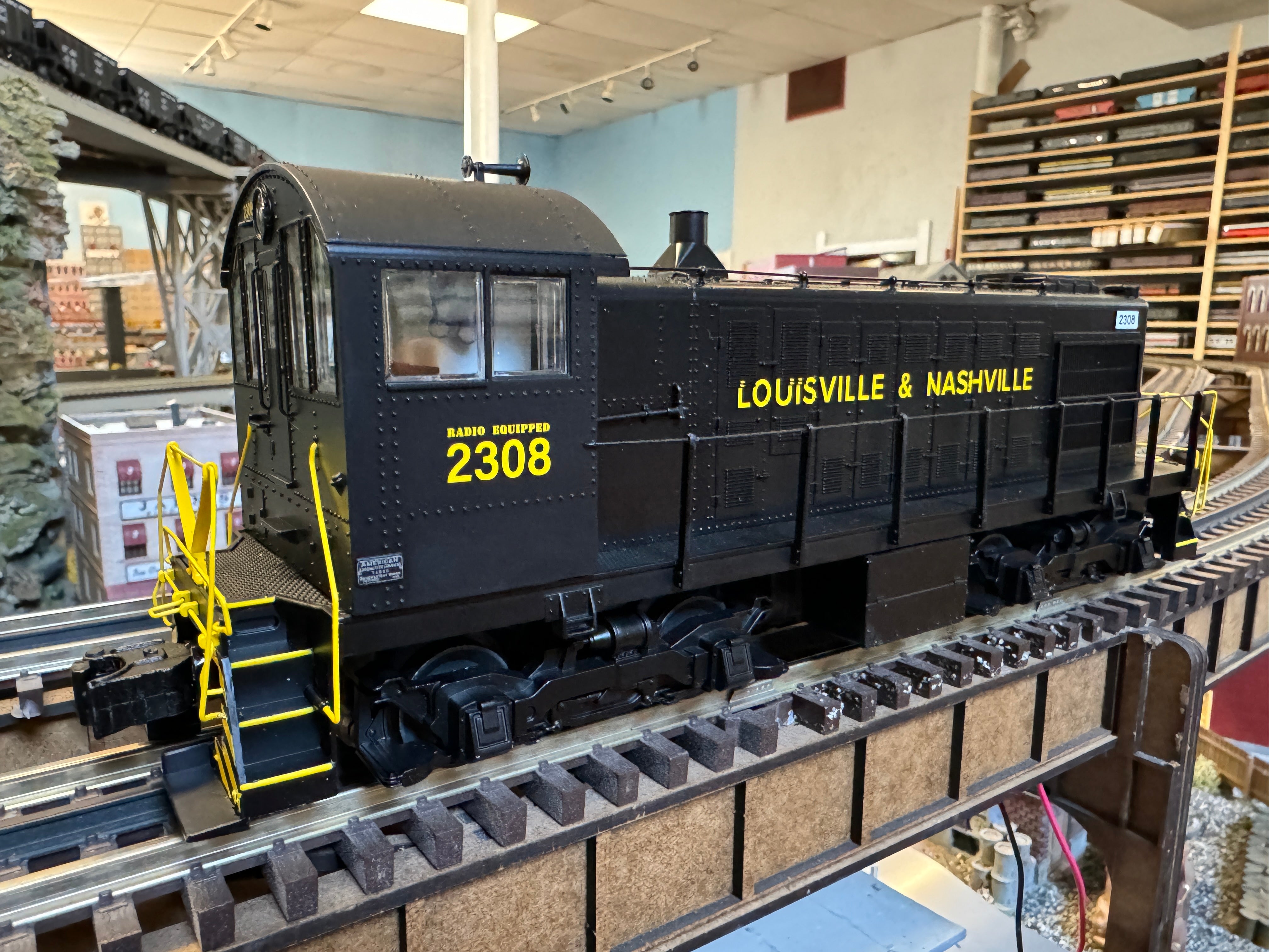 Lionel 2433970 - Legacy ALCo S2 Diesel Locomotive "Louisville & Nashville" #2308 - Custom Run for MrMuffin'sTrains