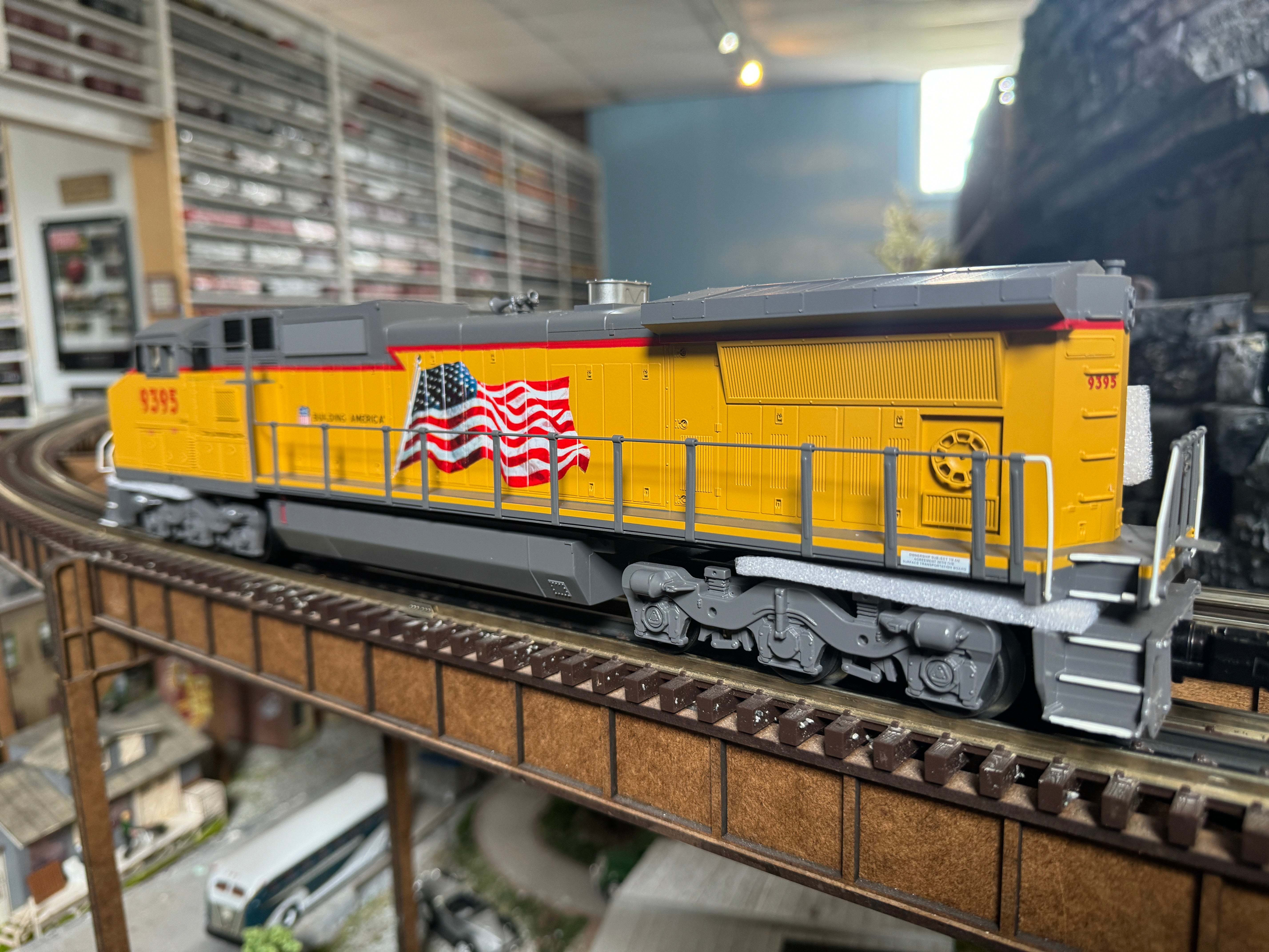 MTH 30-21086-1 - Dash-8 Diesel Engine "Union Pacific" #9395 w/ PS3 (Flag 6-Wheel Trucks)