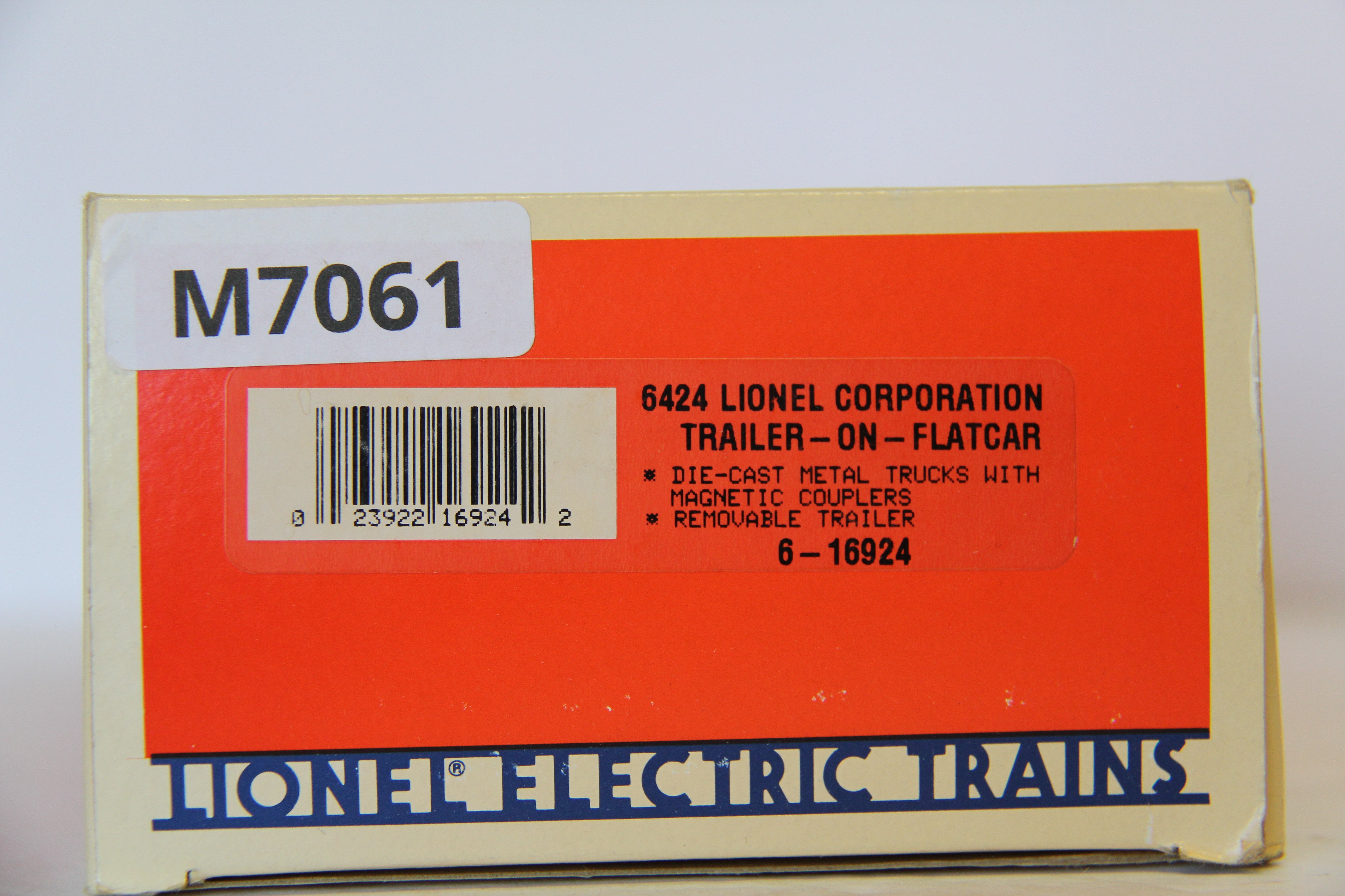 Lionel 6-16924 -6424 Lionel Corporation Trailer on Flatcar-Second hand-M7061