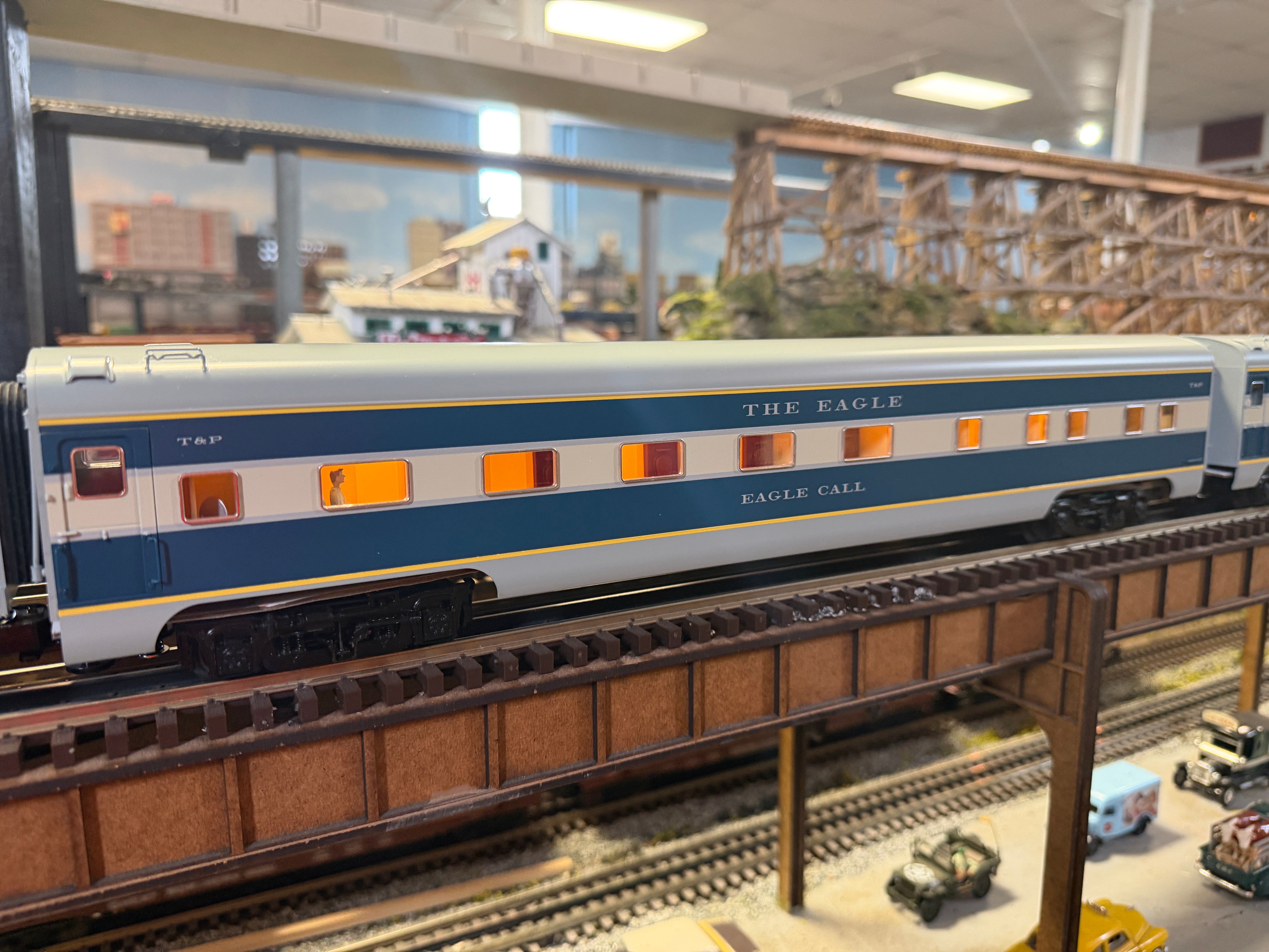 Lionel 2627160 - 18" Aluminum Passenger Car Set "Texas & Pacific" (4-Car)