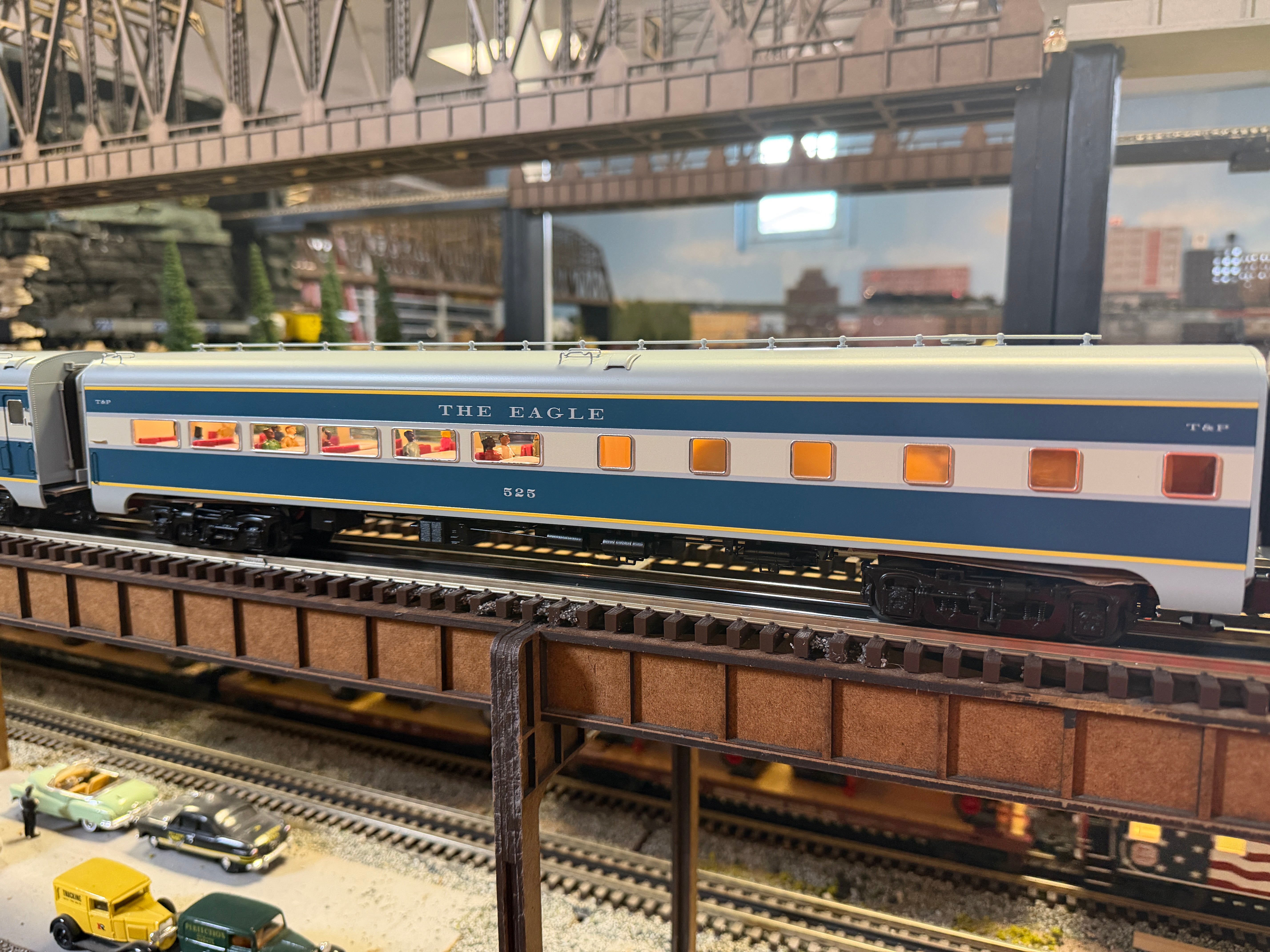 Lionel 2627180 - 18" Aluminum StationSounds Diner "Texas & Pacific"