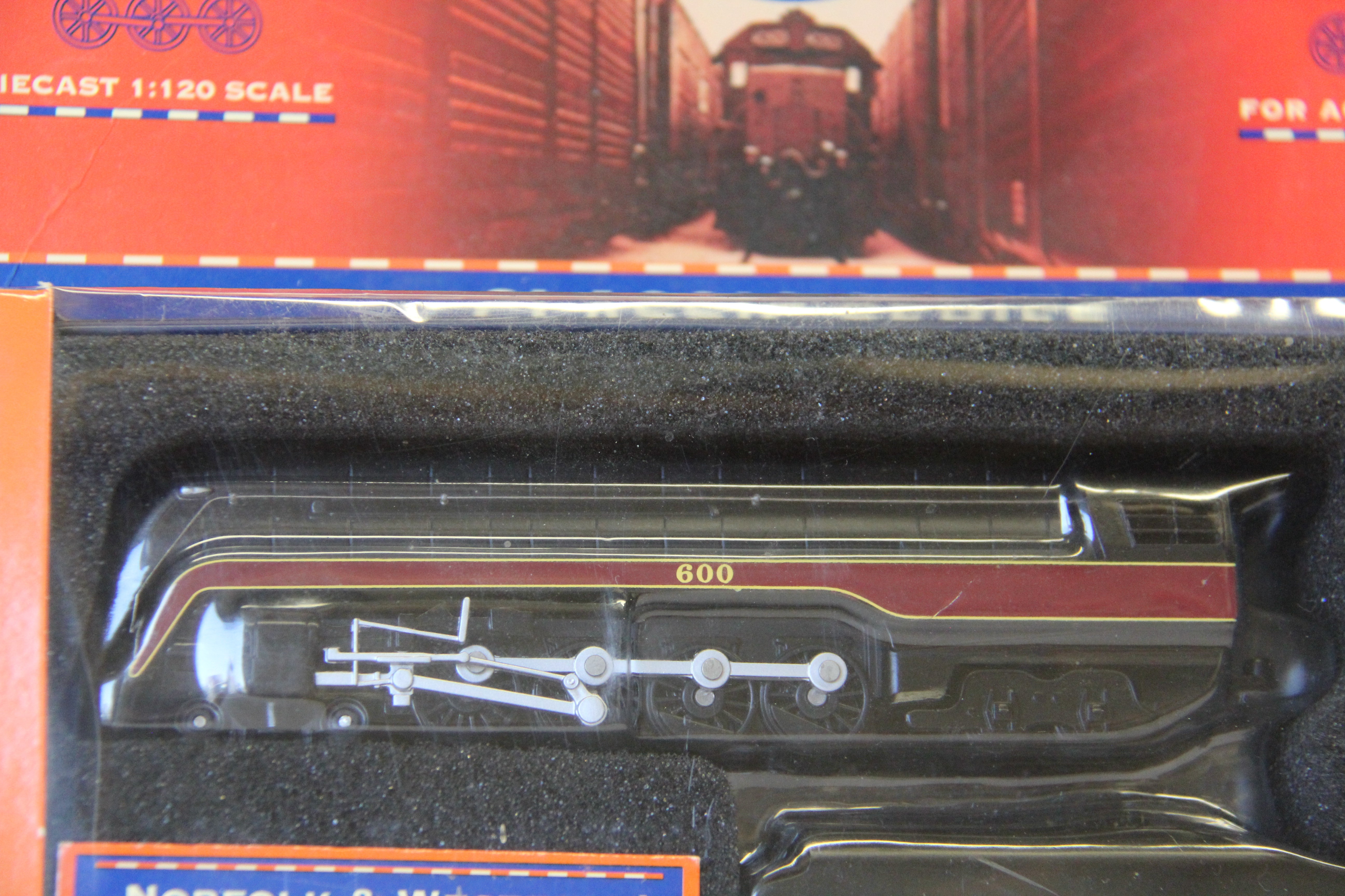 Lionel Decorative Tin with Norfolk & Western J #600 Scale 1:120 -Second hand-M7063