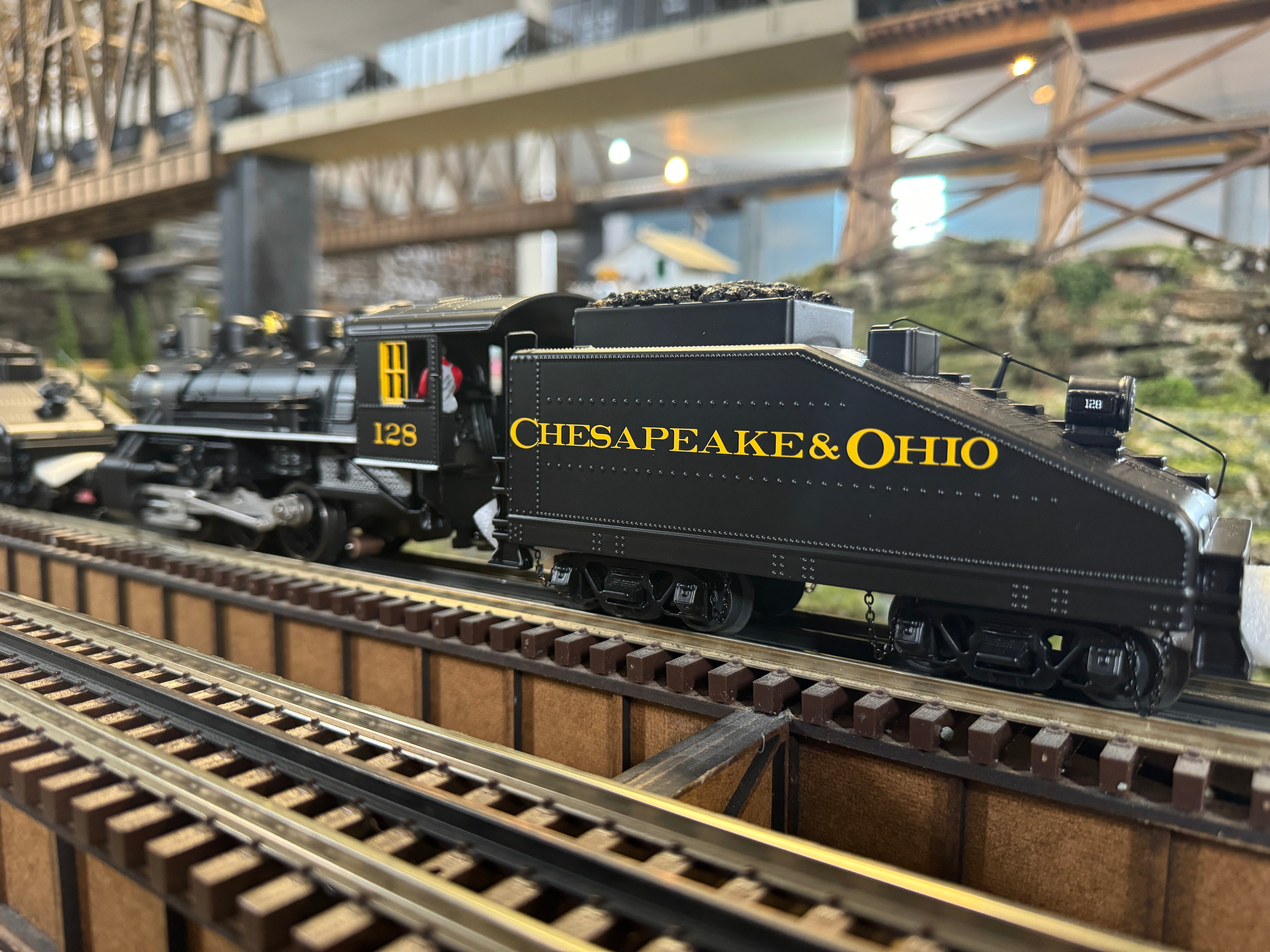 MTH 30-1844-1 - USRA 0-6-0 Steam Switcher "Chesapeake & Ohio" #128 w/ PS3 (Slope Tender)