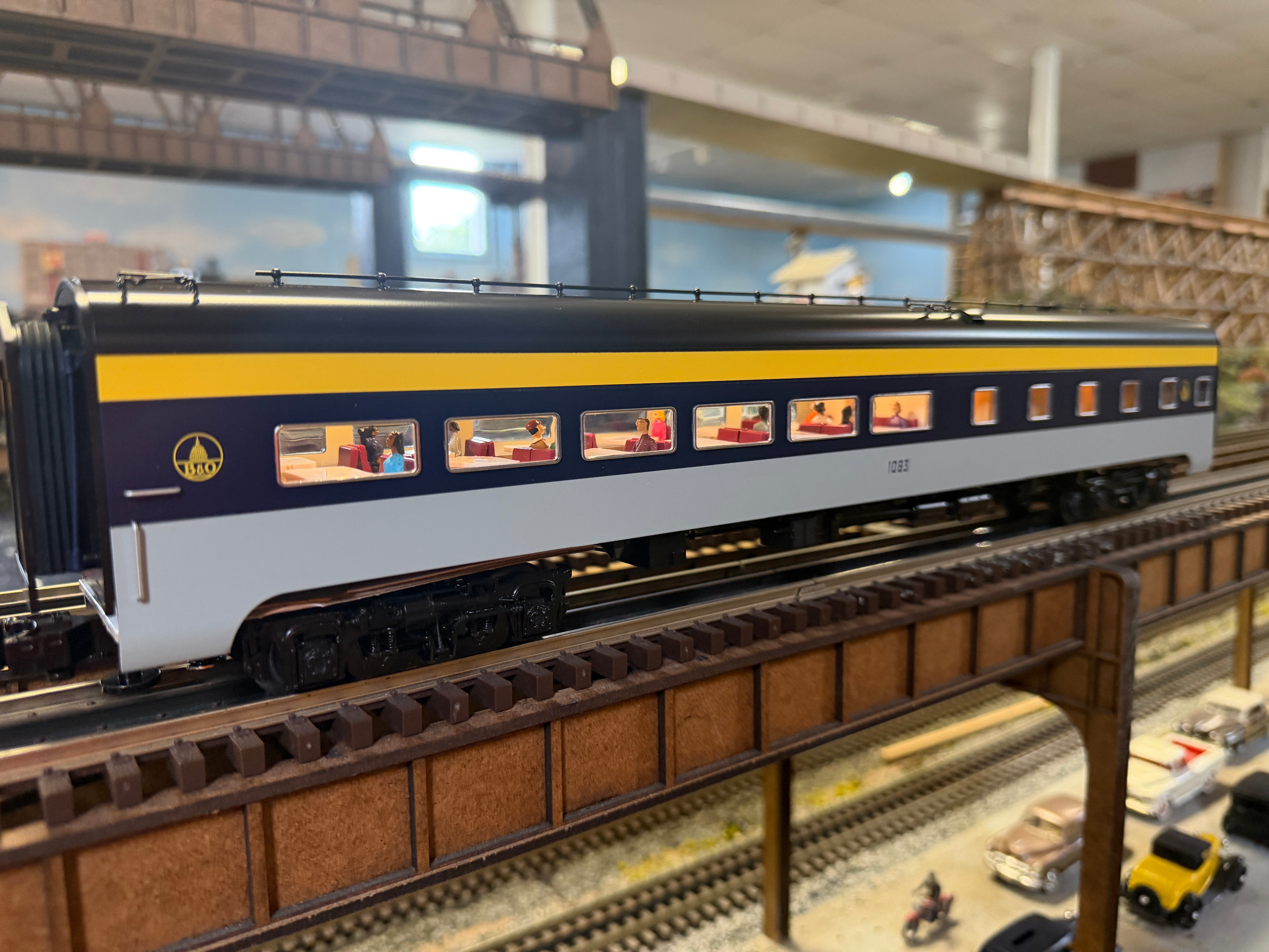 Lionel 2627310 - 18" Aluminum StationSounds Diner "Baltimore & Ohio" #1083