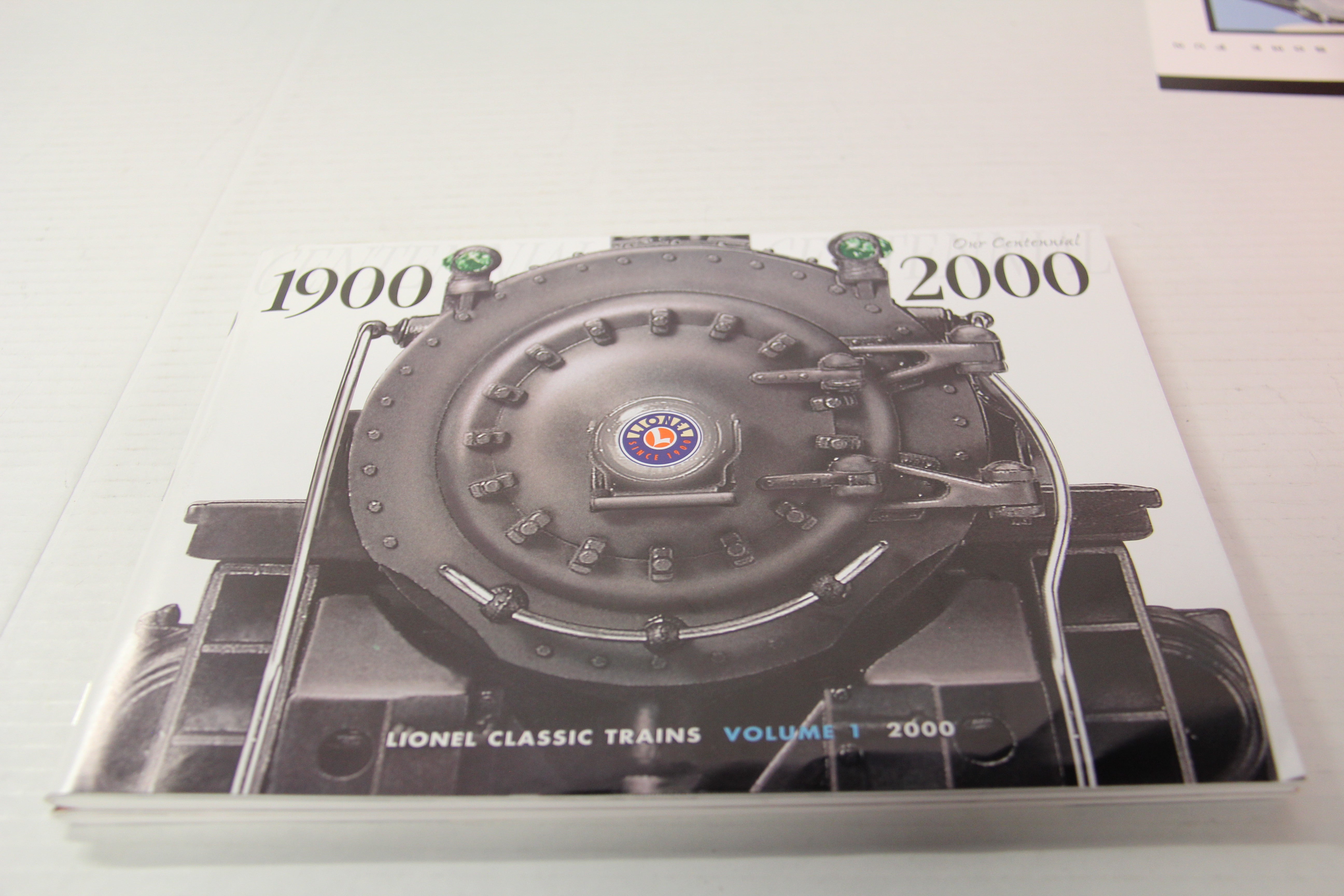 Lionel 6-19991 Railroader Club Gold Member 1900-2000 Centennial Set-Second hand-M7064