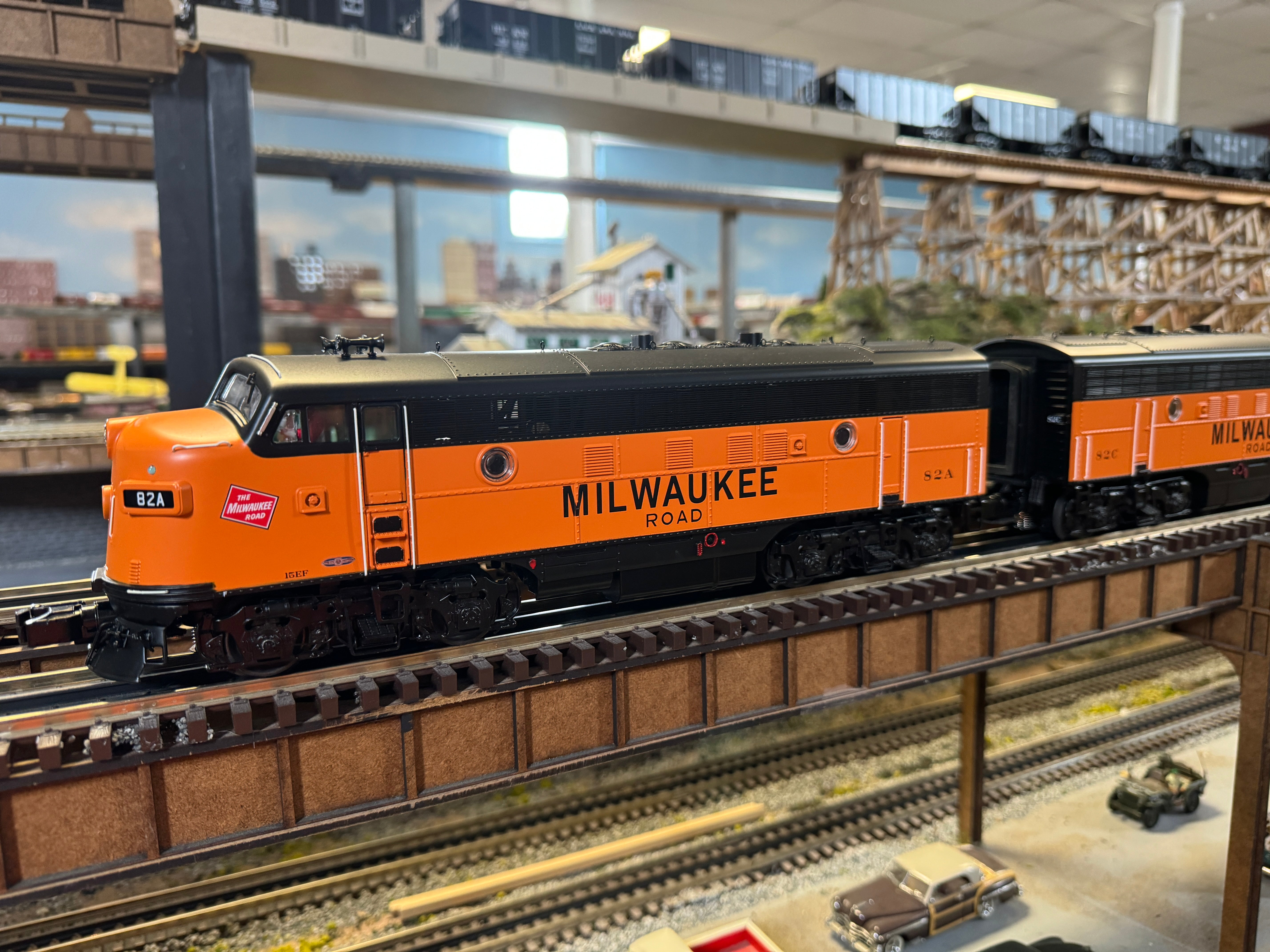 MTH 20-21825-1 - F-7 A Unit Diesel Engine "Milwaukee Road" #82A w/ PS3 (Hi-Rail Wheels) - Custom Run for MrMuffin'sTrains