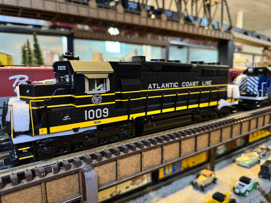 MTH 20-21757-1 - SD-35 Diesel Engine "Atlantic Coast Line" #1009 w/ PS3 (Hi-Rail Wheels) - MrMuffin'sTrains