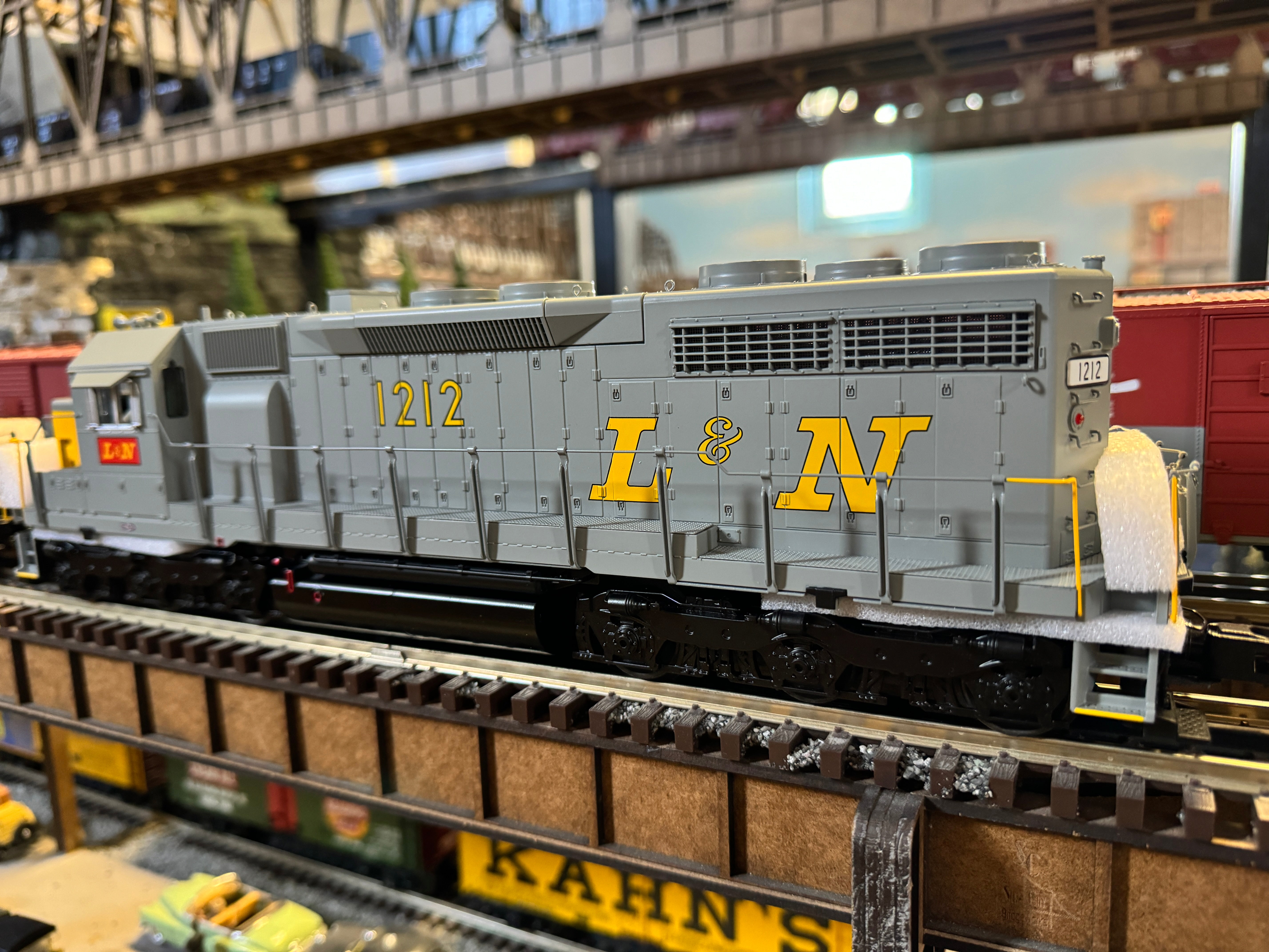 MTH 20-21762-1HW - SD-35 Diesel Engine "Louisville & Nashville" #1212 w/ PS3 (Hi-Rail Wheels) - Custom Run for MrMuffin'sTrains - Heavy Weathered by Harry Hieke