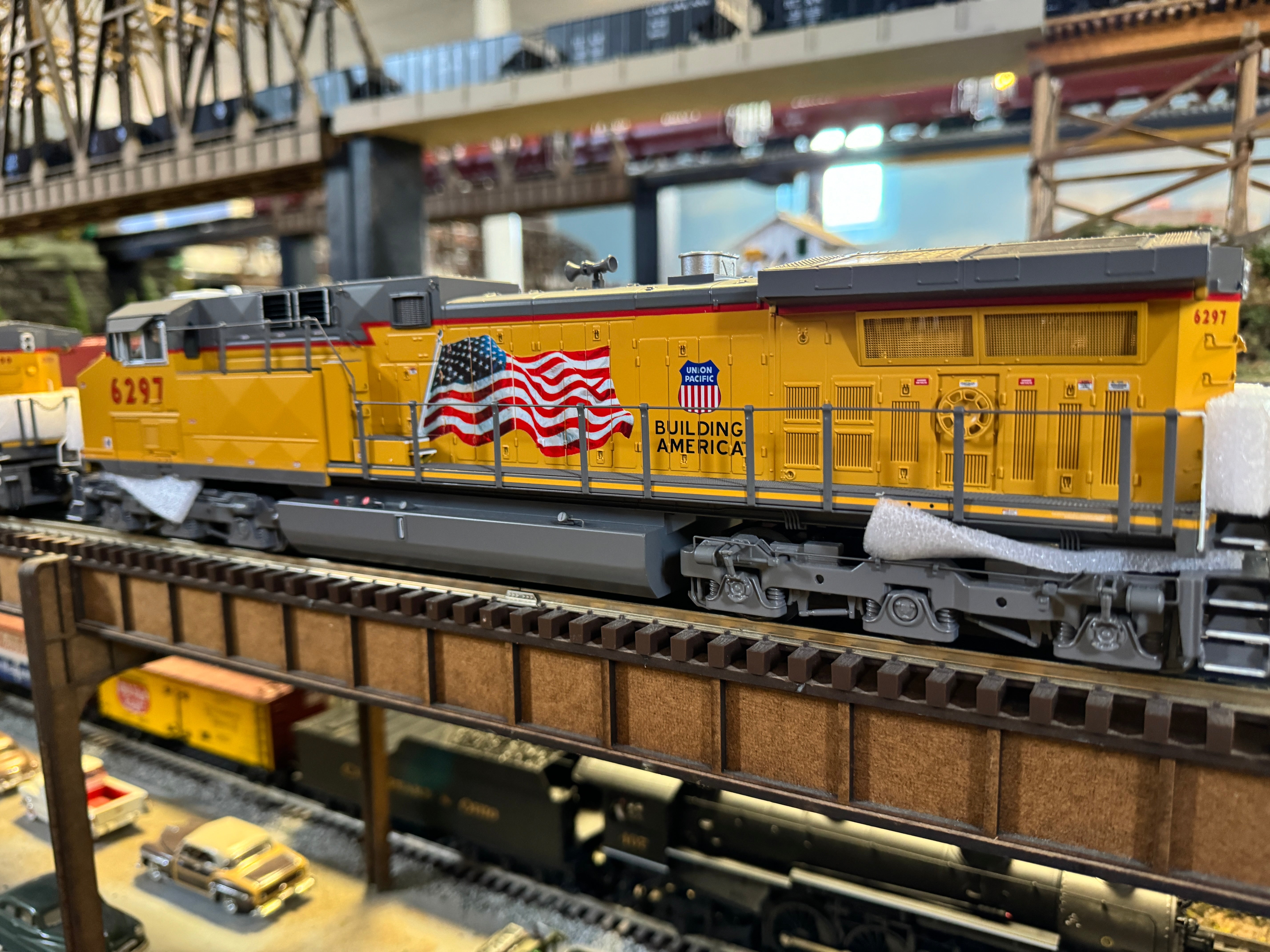 MTH 20-21735-1 - AC4400cw Diesel Engine "Union Pacific" #6297 w/ PS3 (Hi-Rail Wheels)