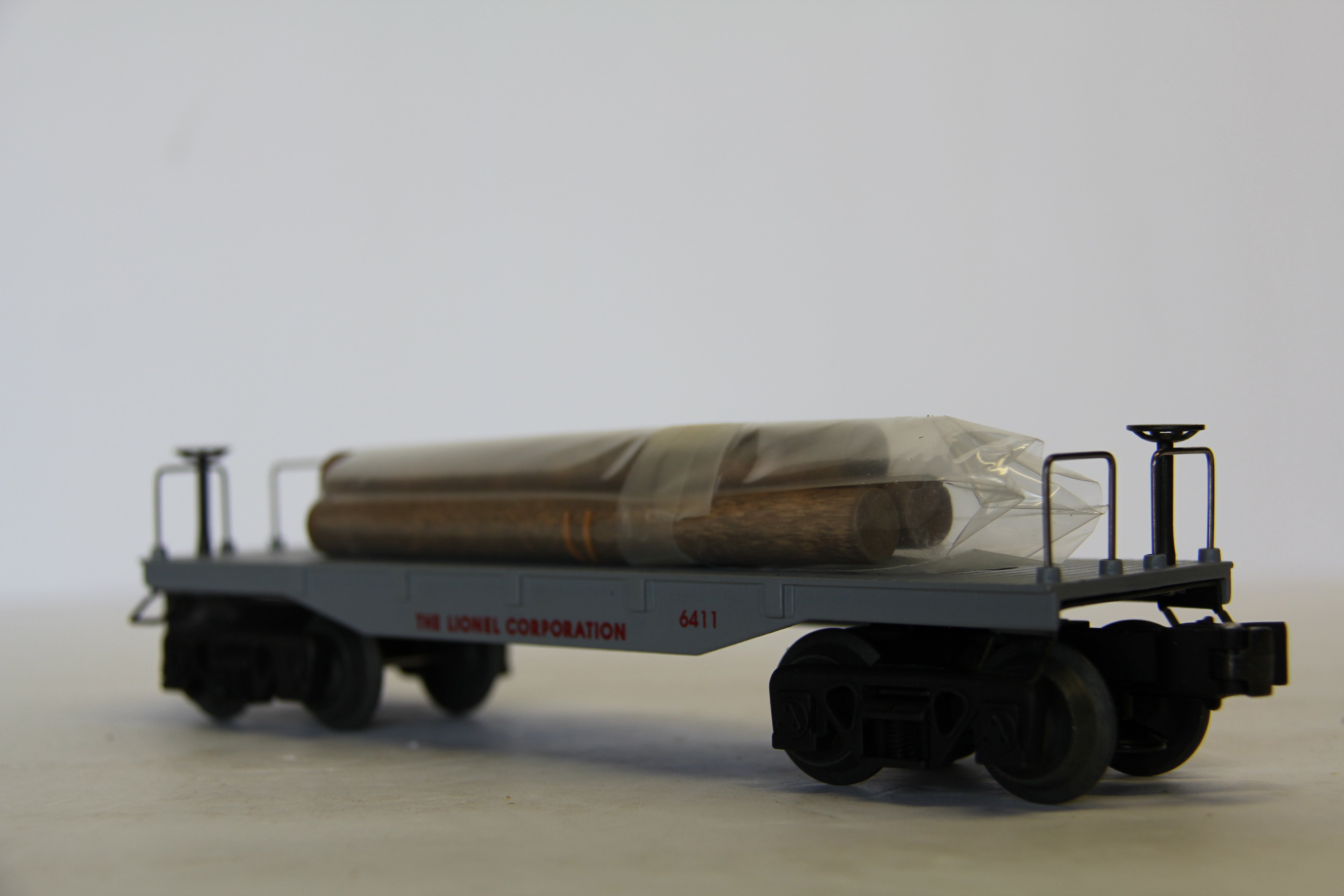 Lionel 6-16963 -6411 Lionel Corporation Flatcar-Second hand-M7072