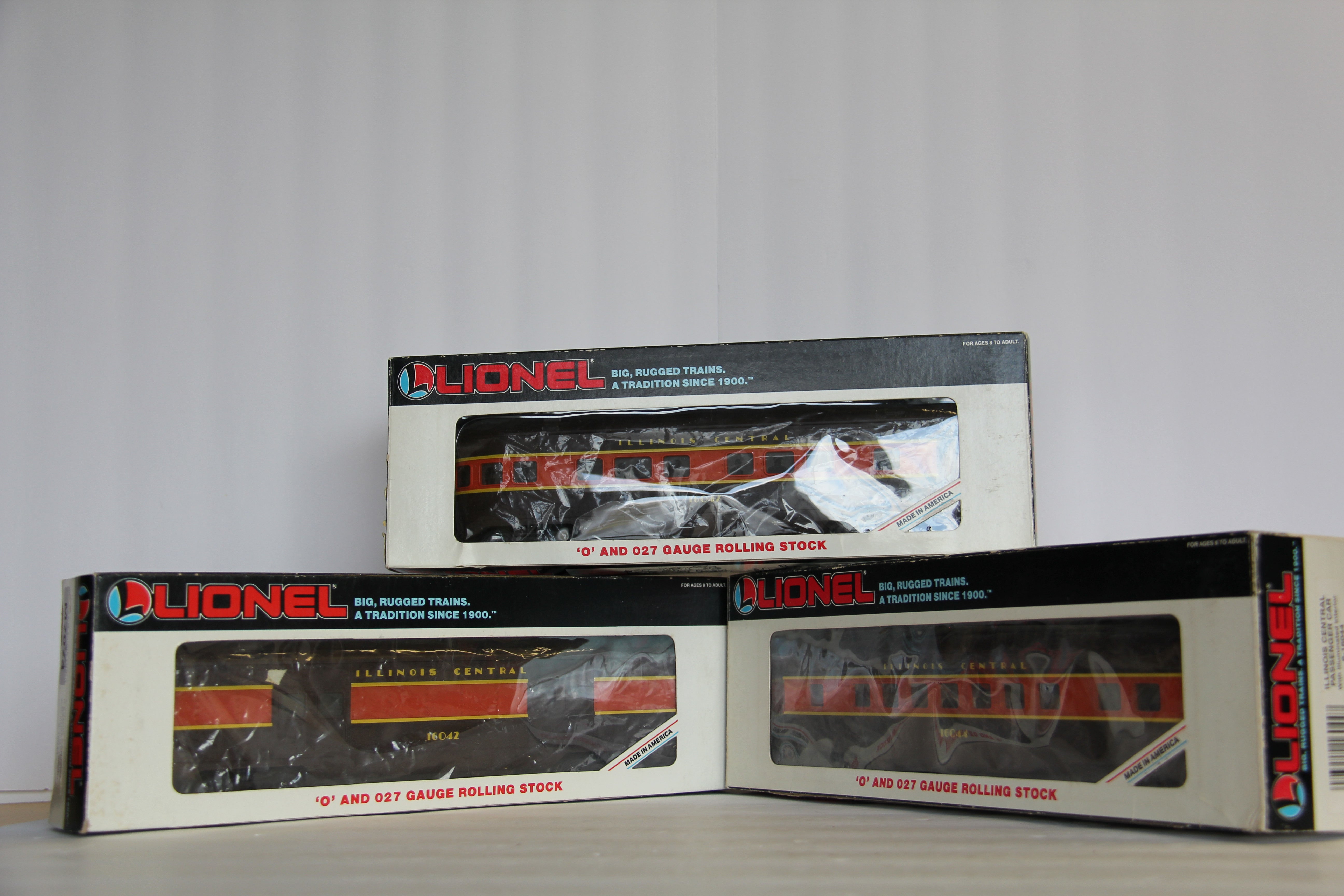 Lionel 6-16042, 44, 47 Illinois Central Passenger 3 Car Set-Second hand-M7074