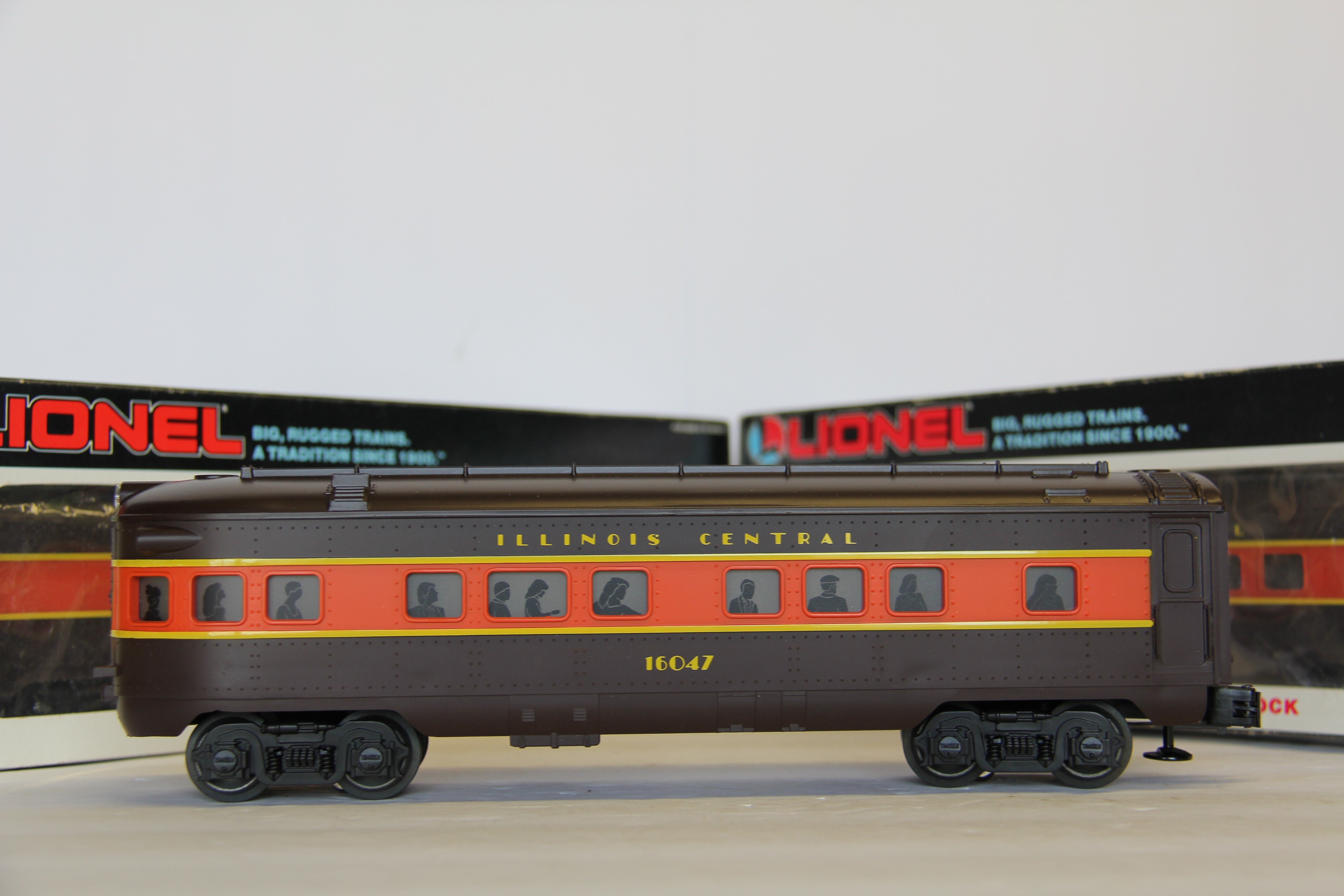 Lionel 6-16042, 44, 47 Illinois Central Passenger 3 Car Set-Second hand-M7074