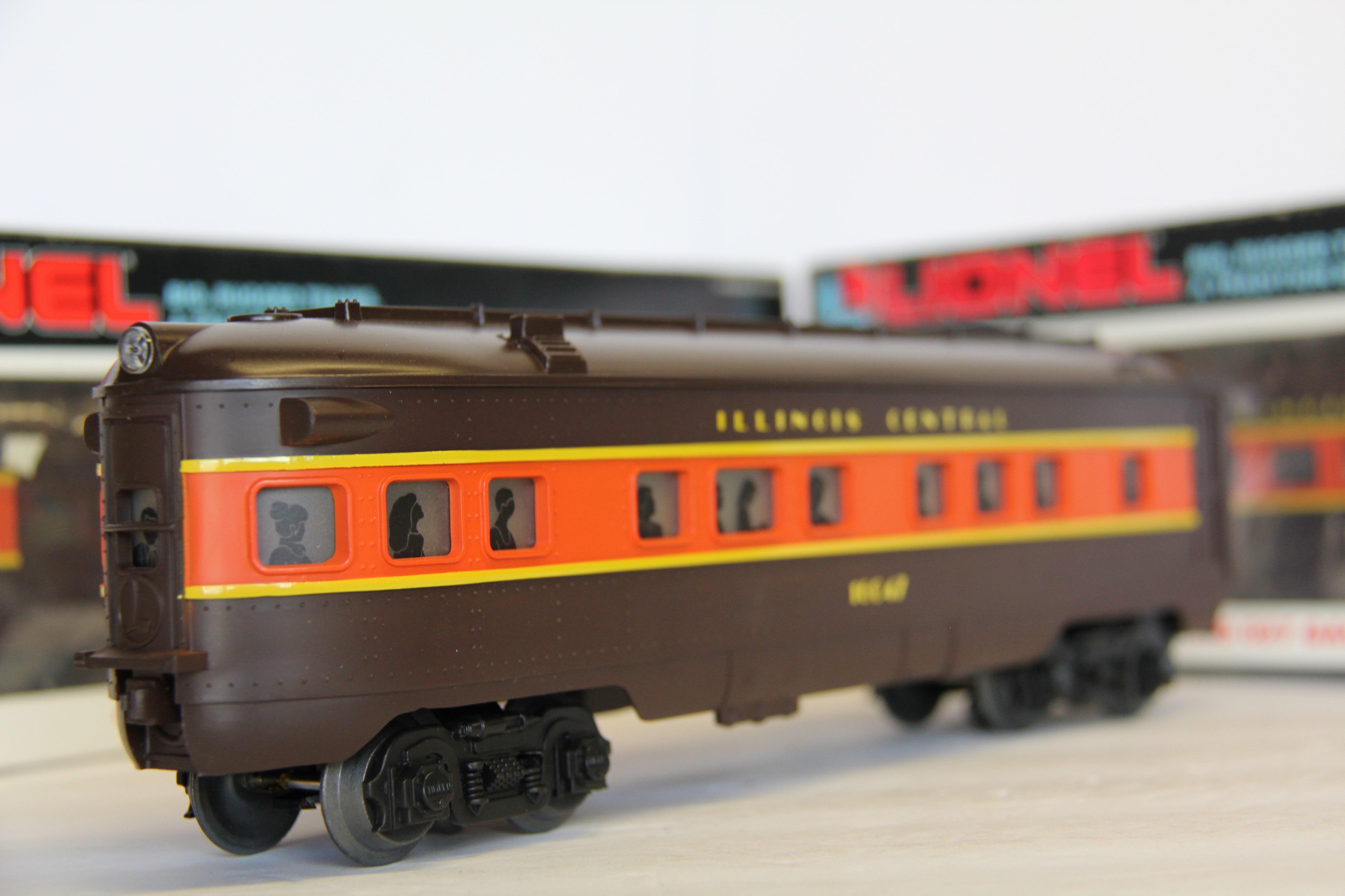 Lionel 6-16042, 44, 47 Illinois Central Passenger 3 Car Set-Second hand-M7074
