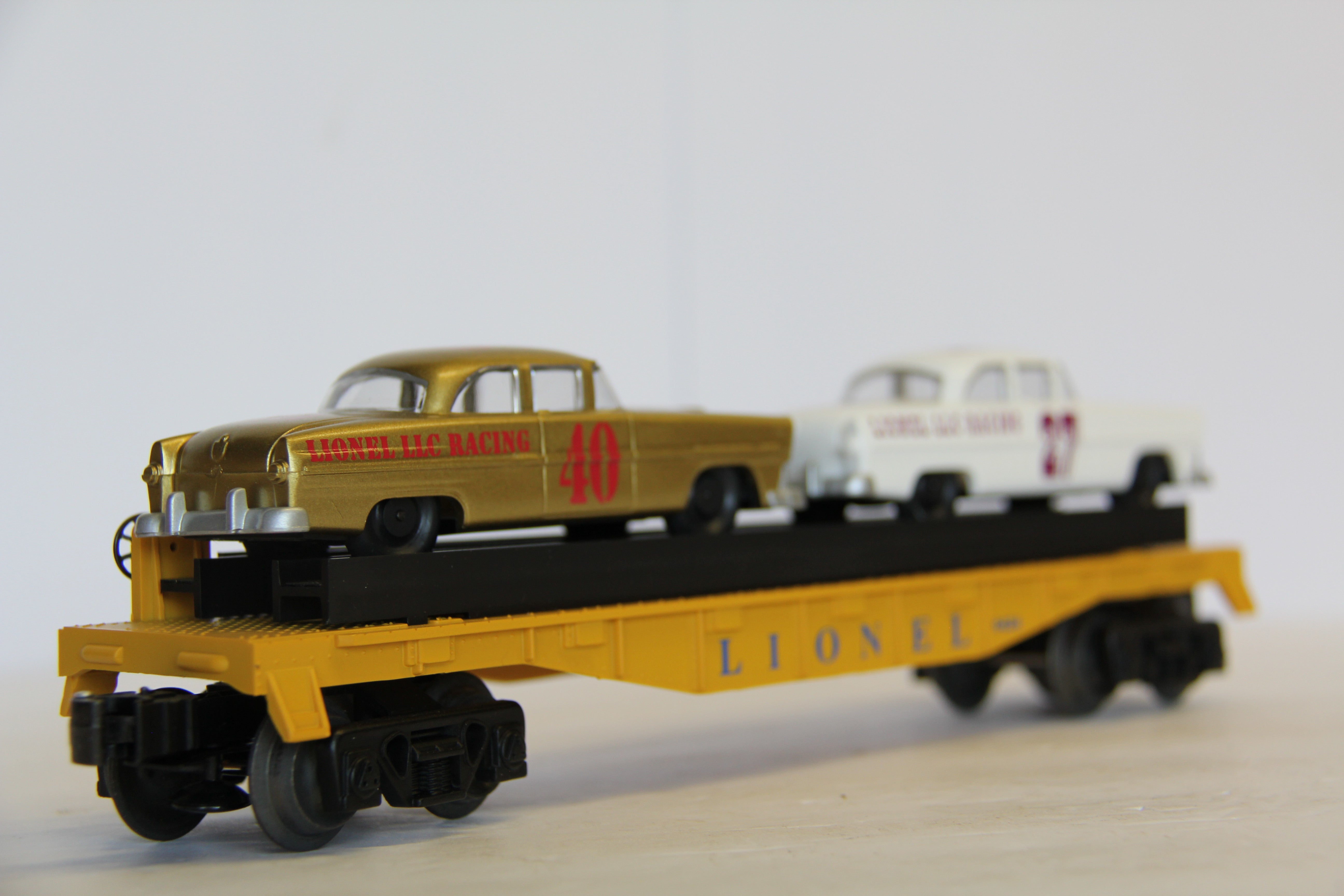 Lionel 6-19423 -6424 Lionel Circle - L Racing Flatcar with Stock Cars-Second hand-M7075