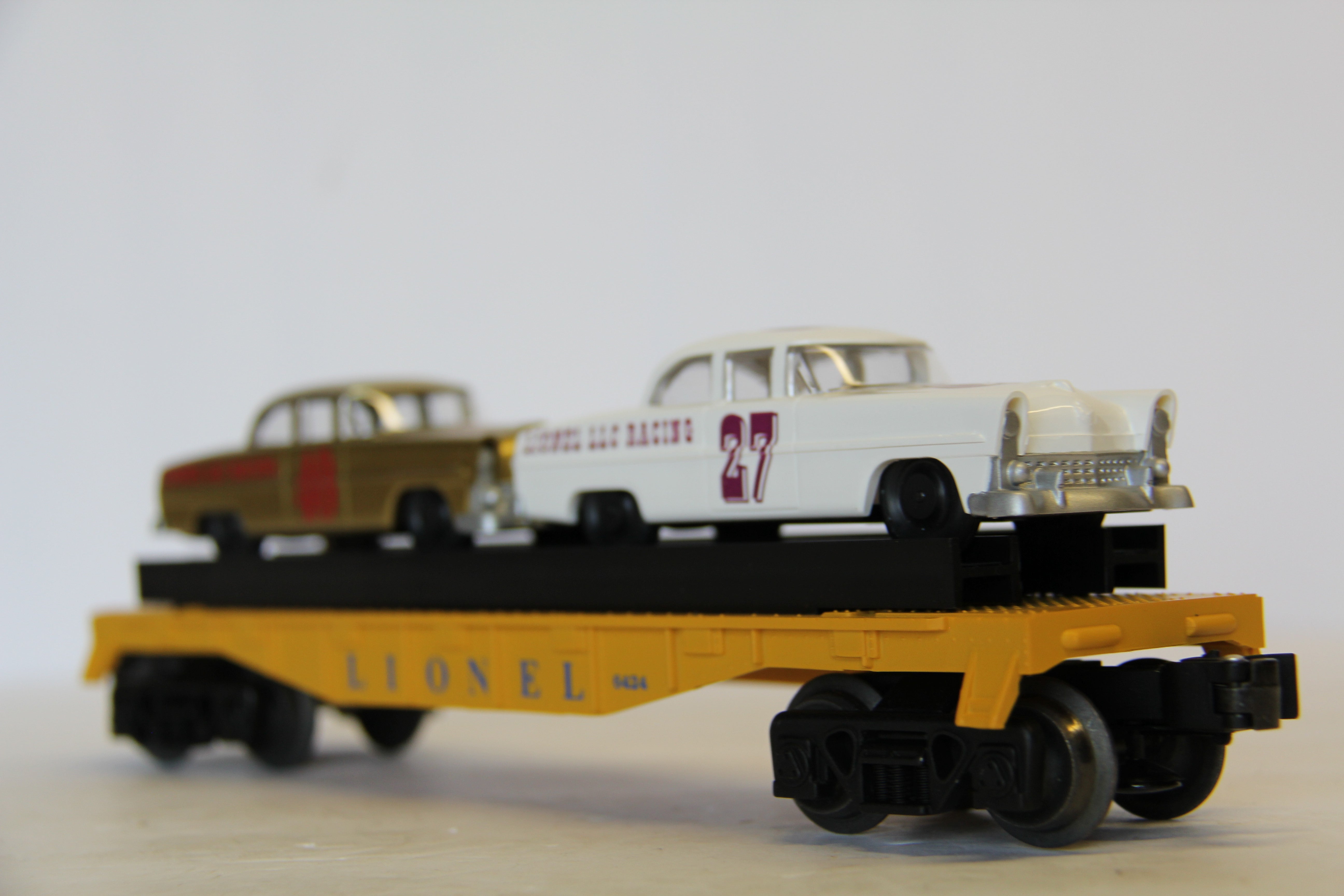 Lionel 6-19423 -6424 Lionel Circle - L Racing Flatcar with Stock Cars-Second hand-M7075