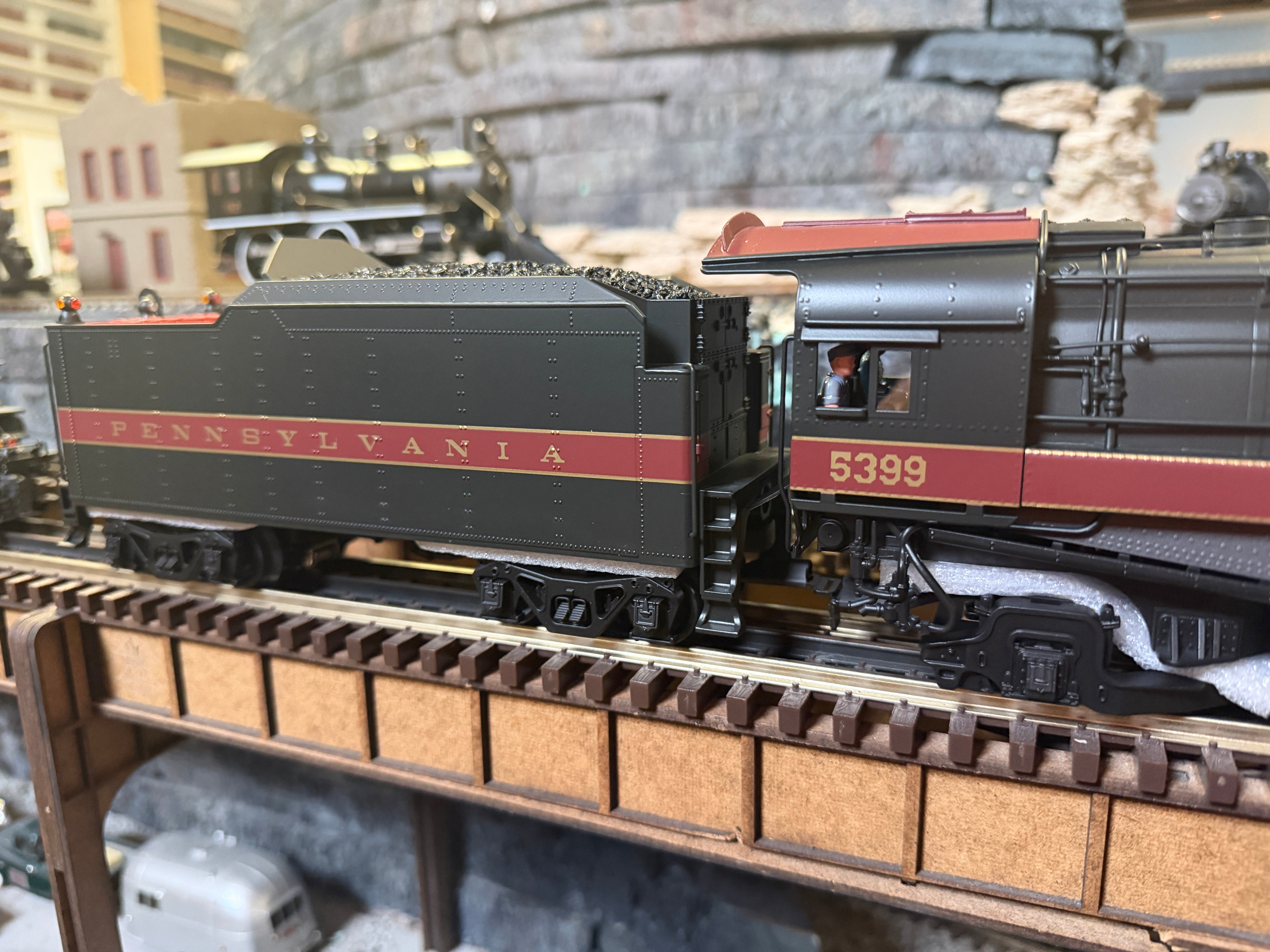 Lionel 2631150 - Legacy - K4 Brass Hybrid Steam Locomotive "Pennsylvania" #5399 (Black/Red Fantasy)