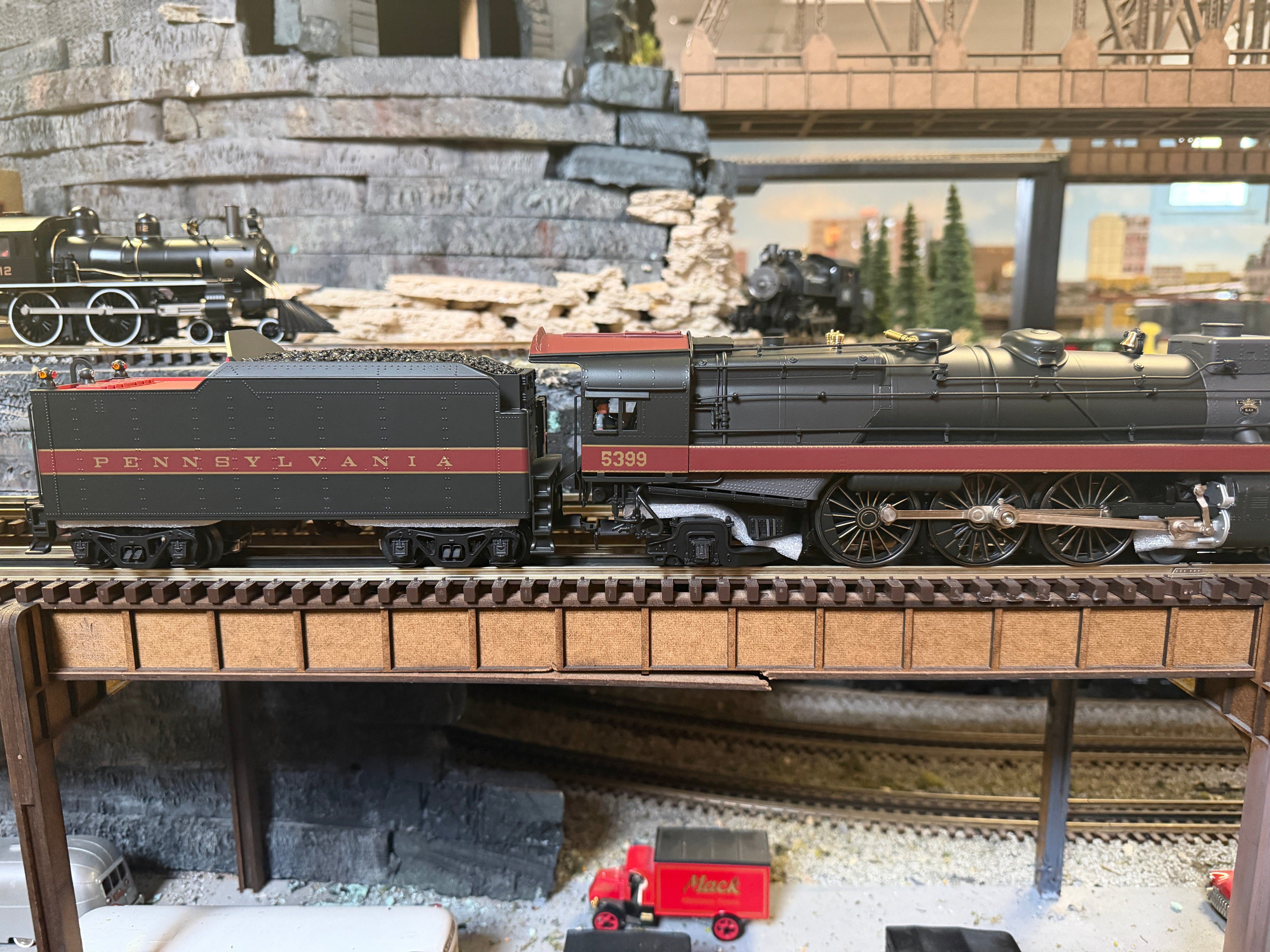 Lionel 2631150 - Legacy - K4 Brass Hybrid Steam Locomotive "Pennsylvania" #5399 (Black/Red Fantasy)