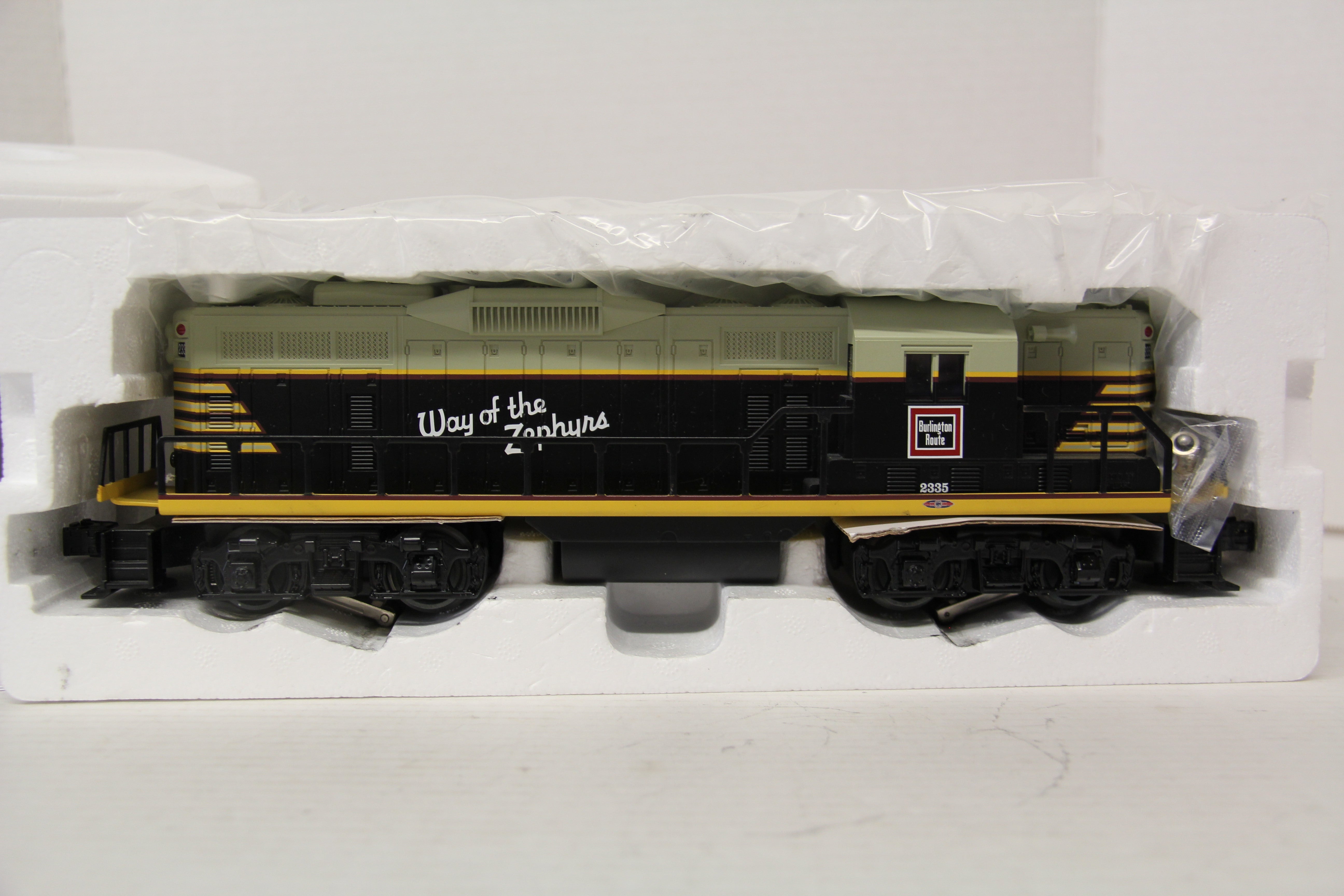 Williams by Bachmann #21506 Burlington Route (Black/Gray) GP-9 Dummy Locomotive-Second hand-M5769