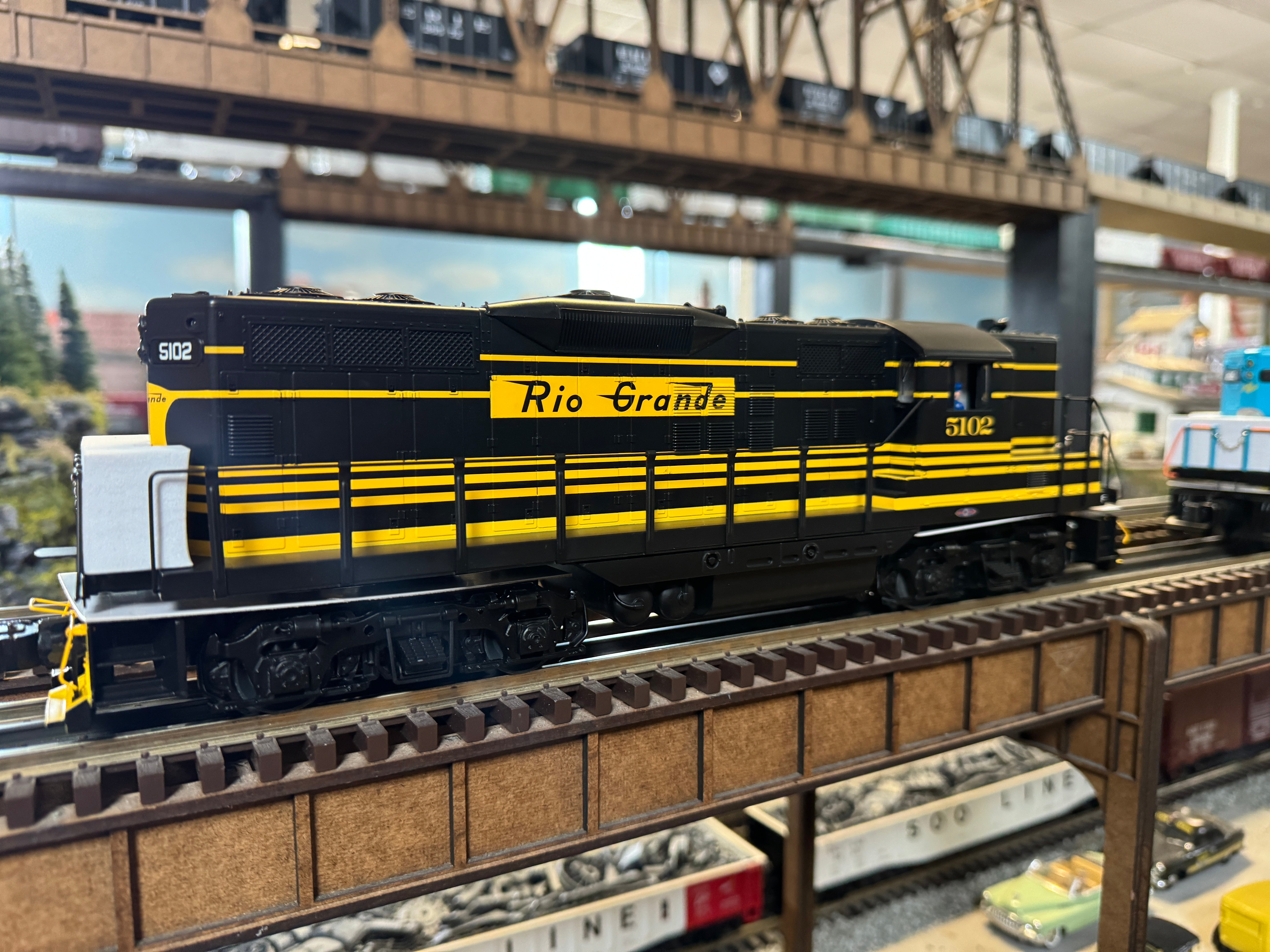 Lionel 2434010 - LionChief+ 2.0 GP7 Diesel Engine "Denver & Rio Grande Western" #5100