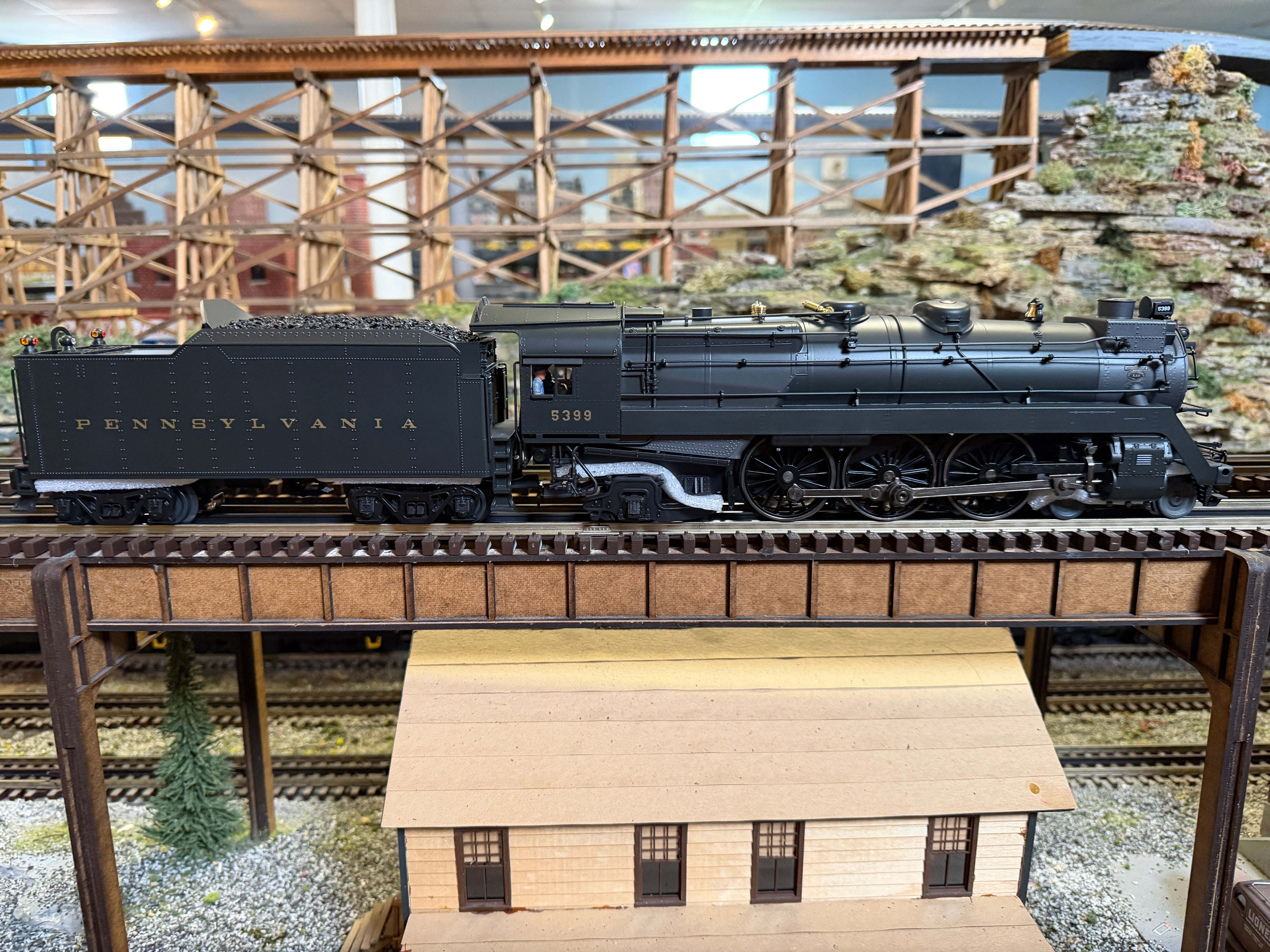 Lionel 2631120 - Legacy - K4 Brass Hybrid Steam Locomotive "Pennsylvania" #5399 (Postwar)