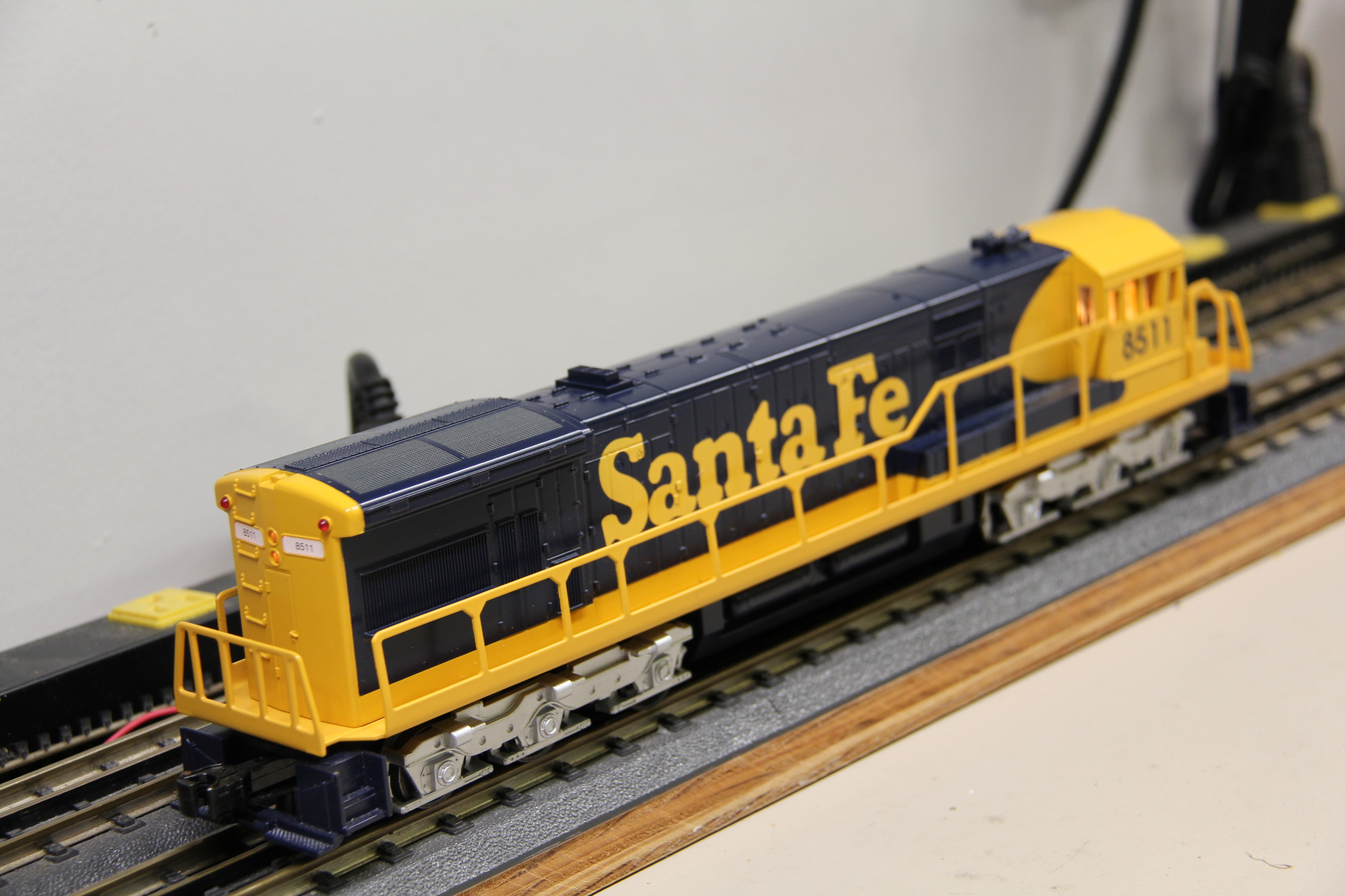 Williams #22209 Santa Fe U33c Powered Locomotive-Second hand-M7056