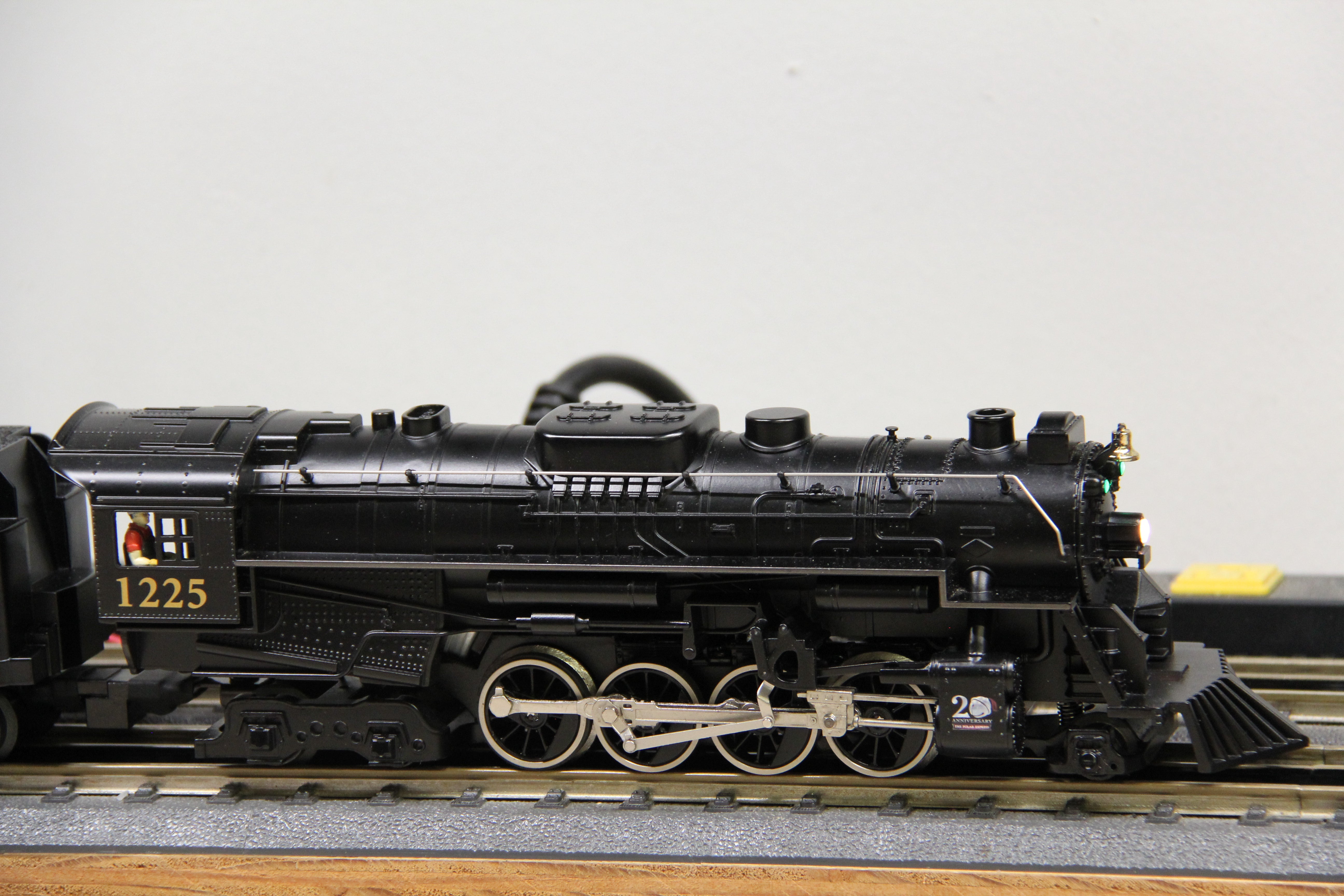 Lionel 2432050 The Polar Express 20th Anniversary LionChief+ 2.0 Berkshire #1225-Second hand-M7057