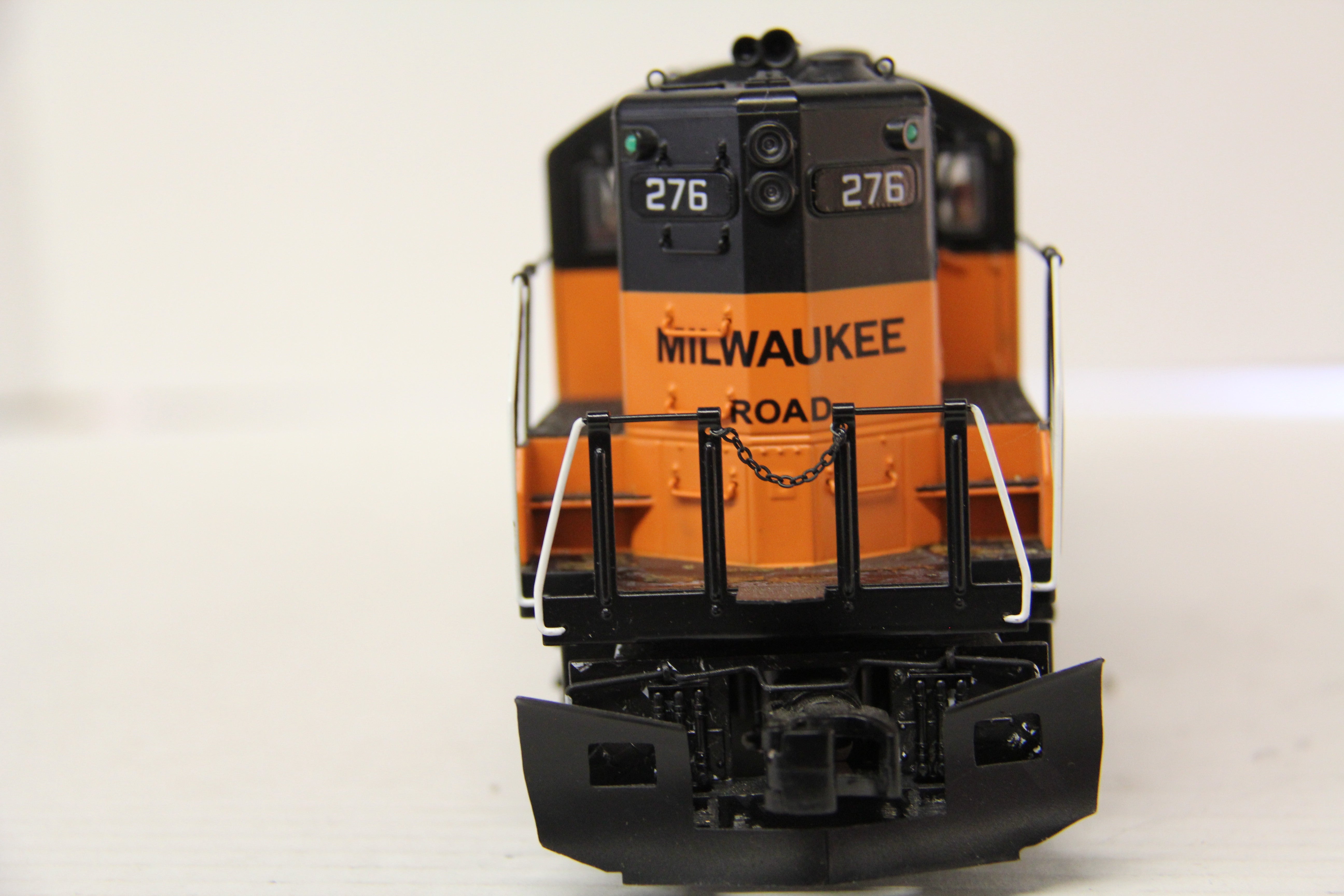 MTH Milwaukee Road GP-9 Diesel #276 -Second hand-M5784