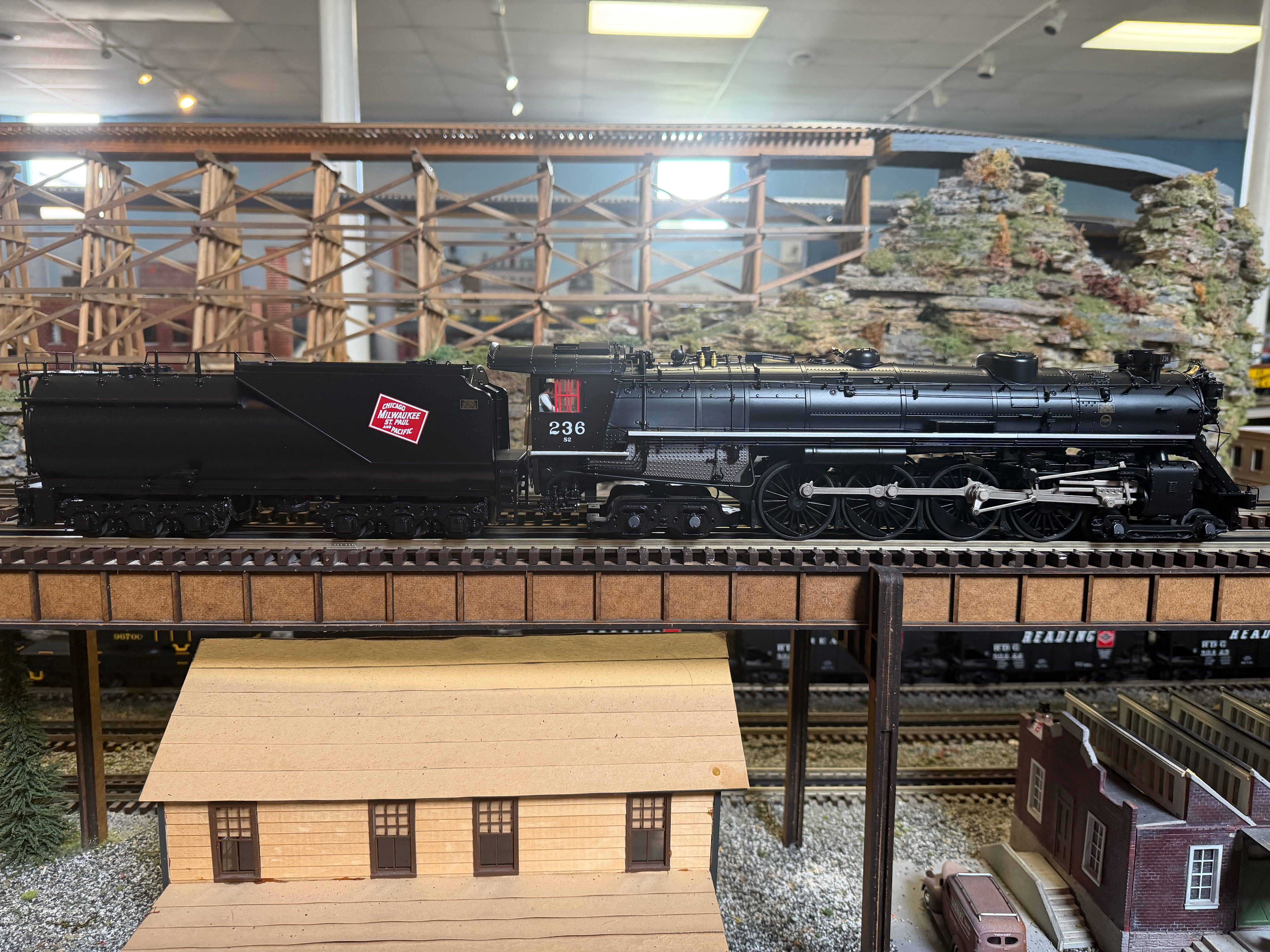 MTH 20-30132-1 - Premier - 4-8-4 Steam Locomotive "Milwaukee Road" #236 w/ PS3 - Custom Run for MrMuffin'sTrains