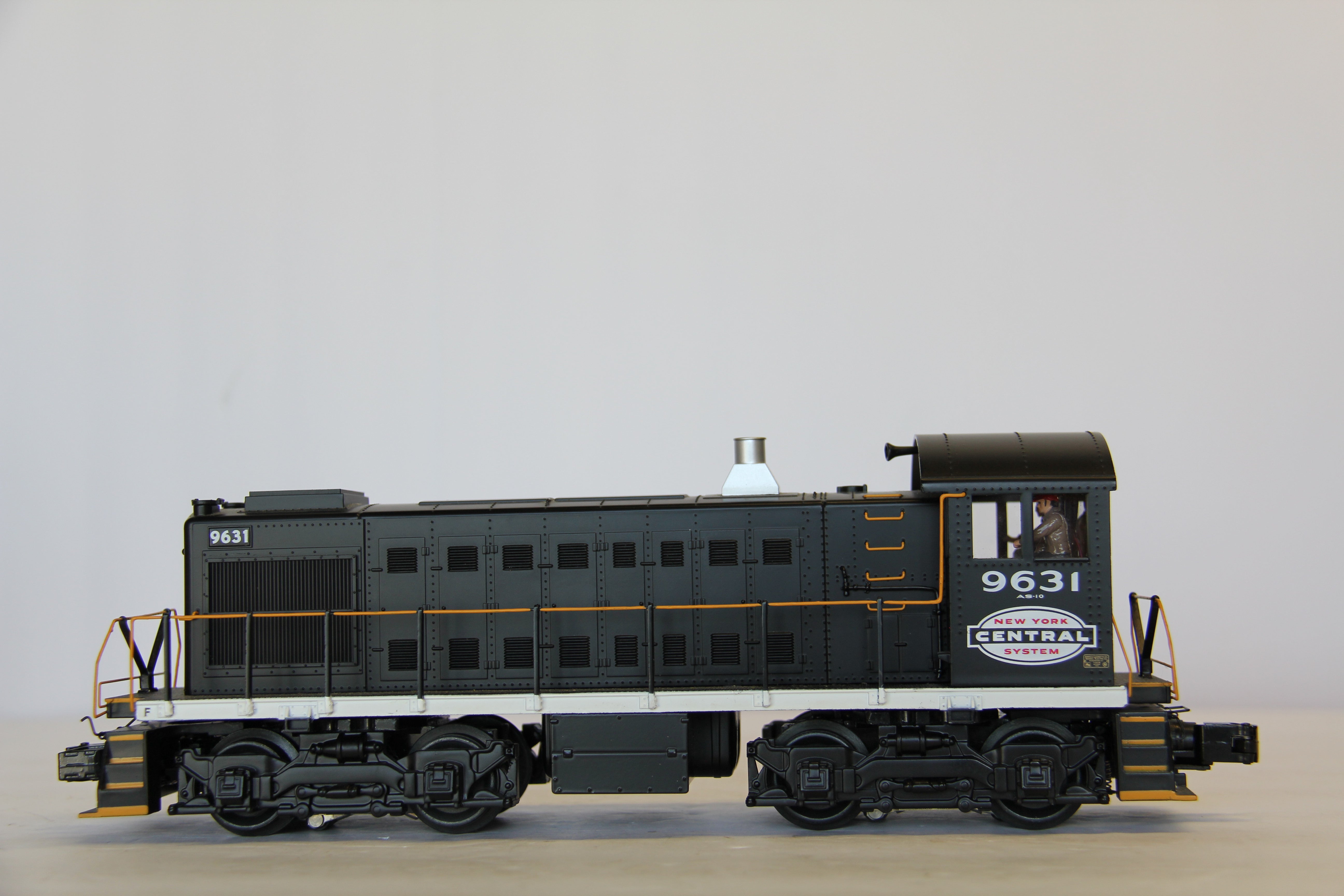 MTH 20-20590-1 New York Central Alco S-2 Switcher Diesel Engine #9631-Second hand-M6896
