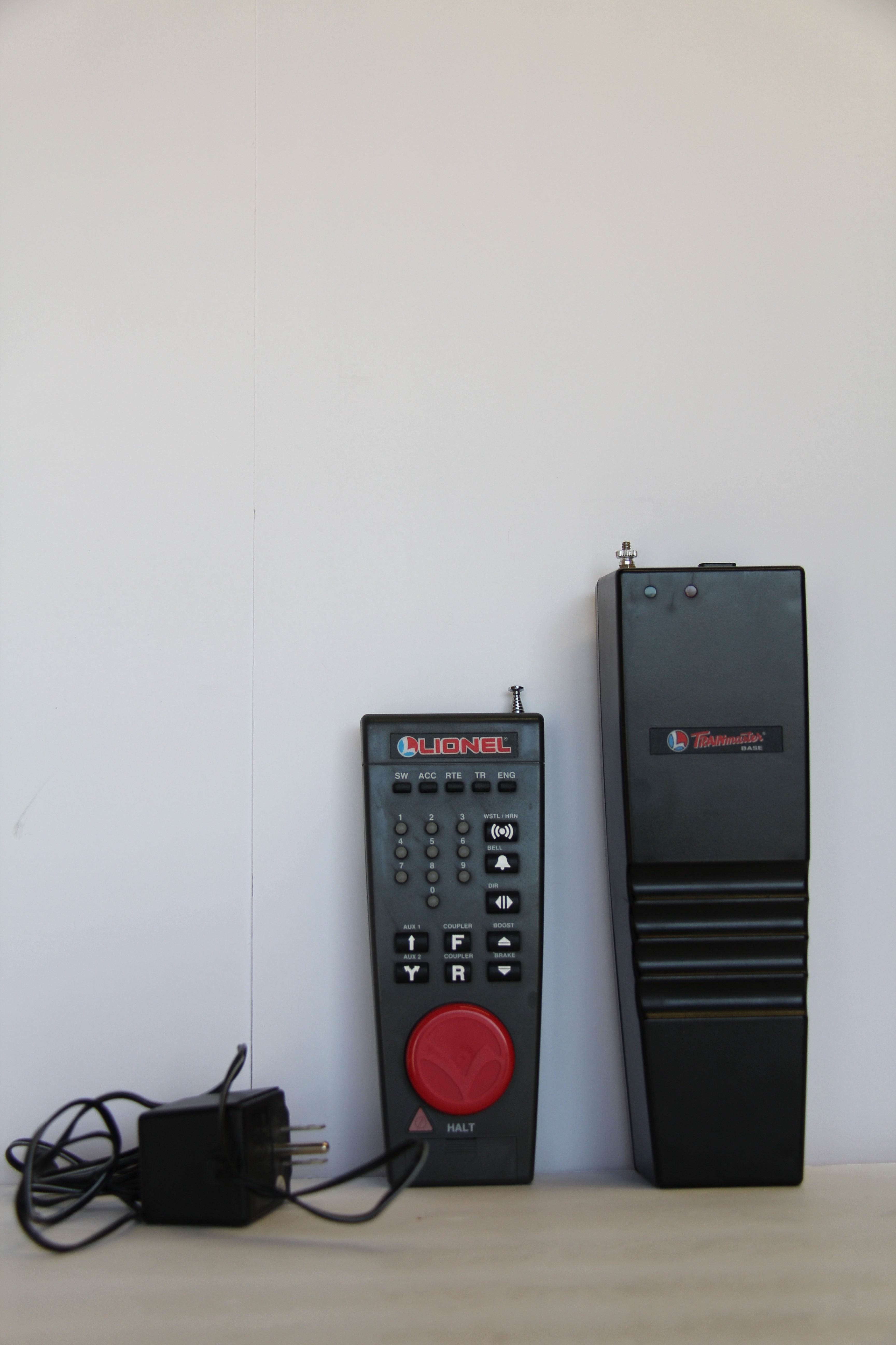 Lionel Trainmaster TMCC Command Base, Power Supply & CAB-1 Remote Controller-Second hand-M7088