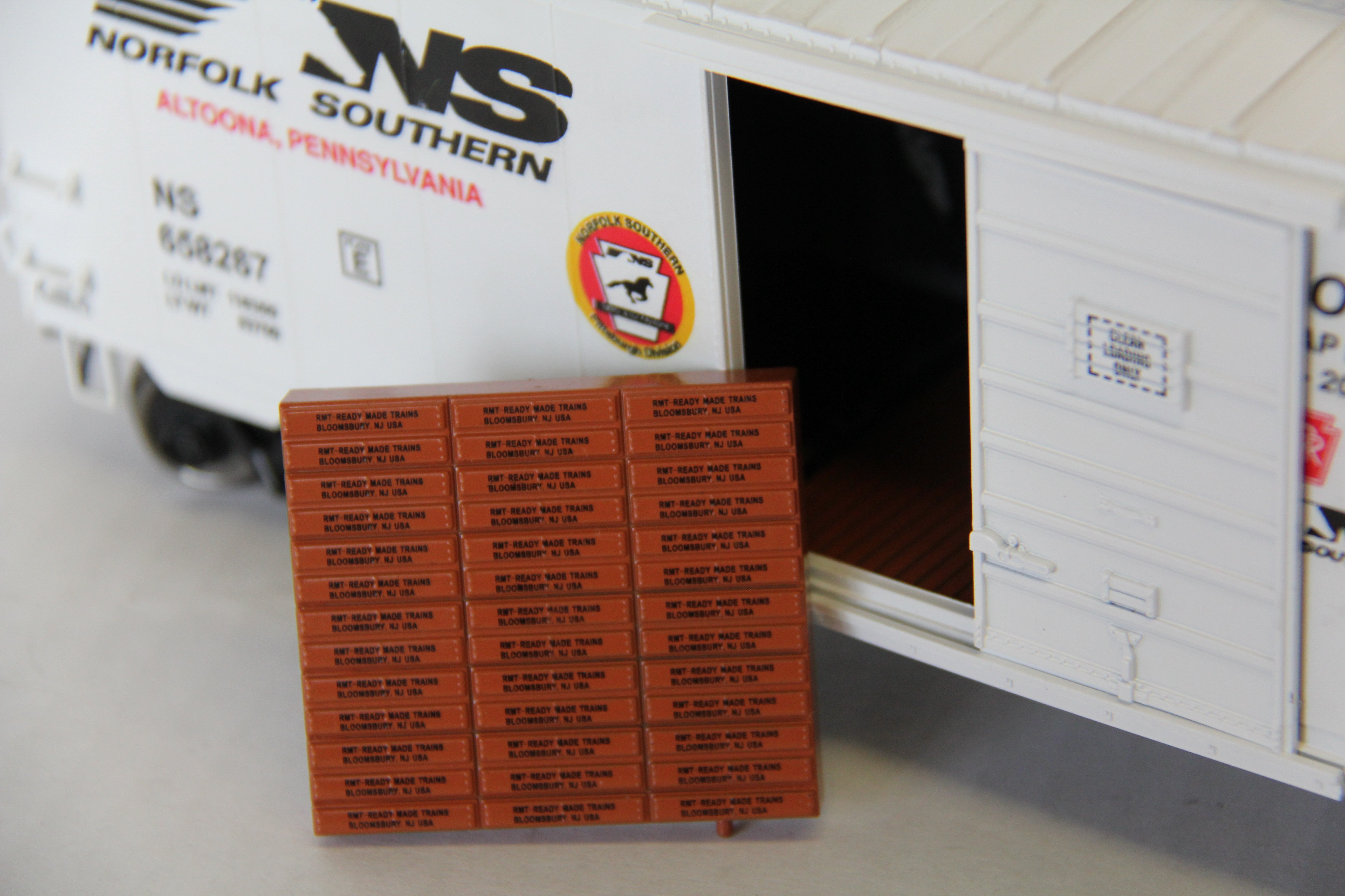 RMT-96447 Norfolk Southern Horseshoe Curve 40' PS-1 Boxcar-Second hand-M7502