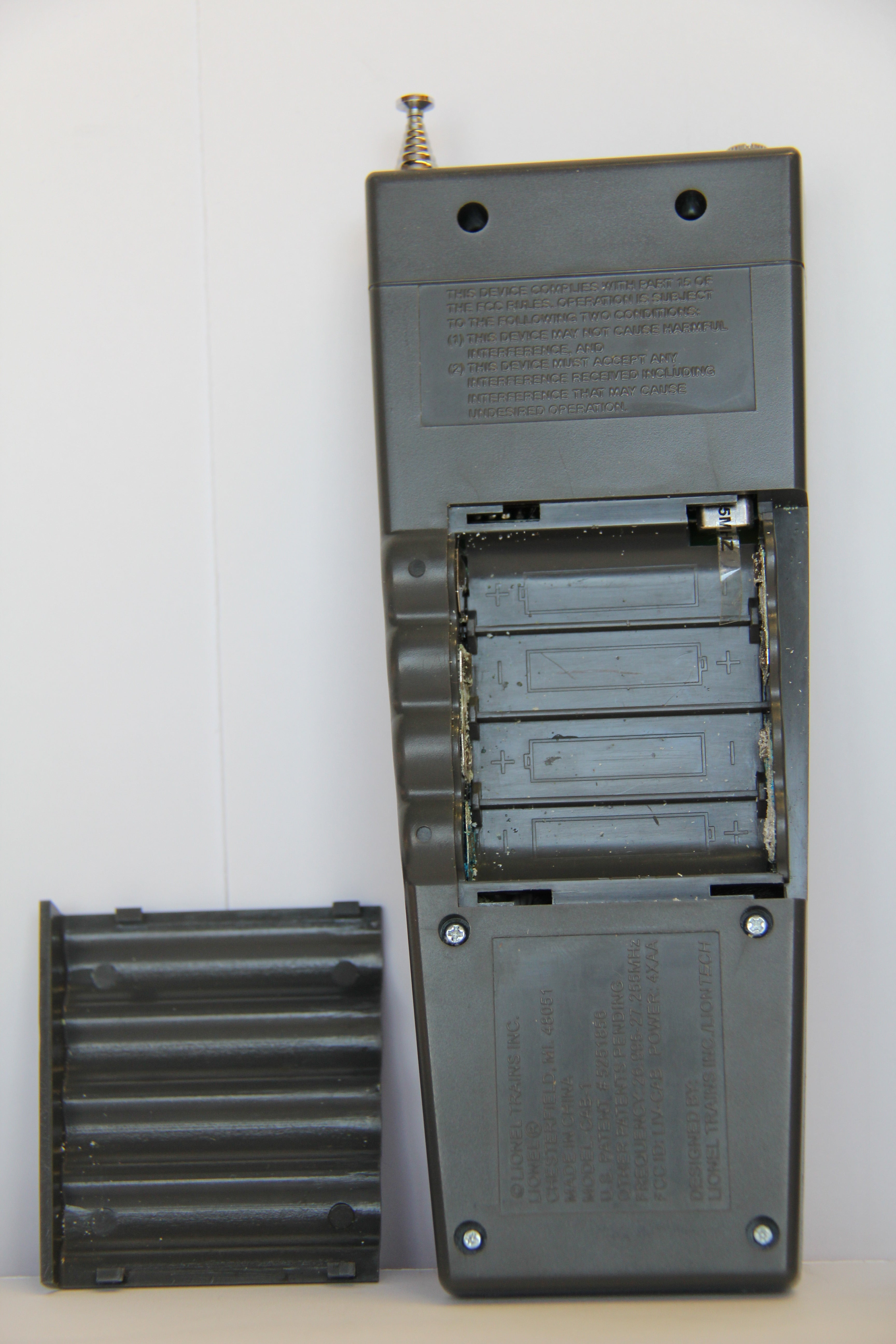 Lionel Trainmaster TMCC Command Base, Power Supply & CAB-1 Remote Controller-Second hand-M7088