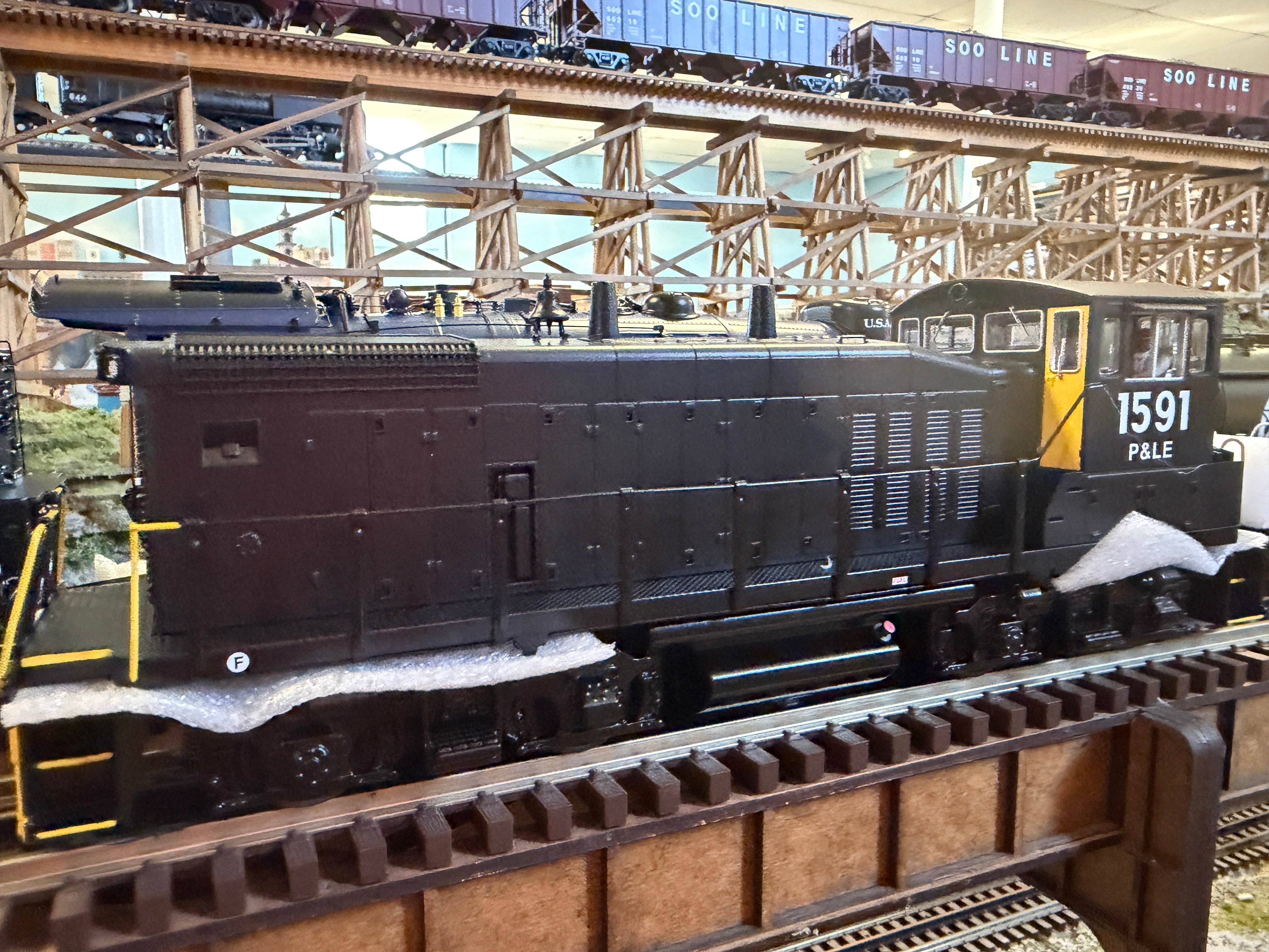 MTH 30-21379-1 - RailKing - MP15DC Diesel Engine "Pittsburgh & Lake Erie" #1591 w/ PS3