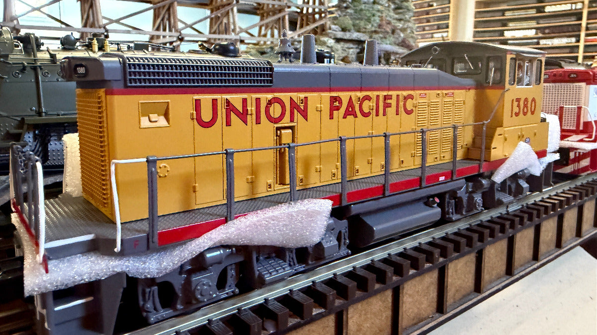 MTH 30-21382-1 - RailKing - MP15DC Diesel Engine "Union Pacific" #1380 w/ PS3