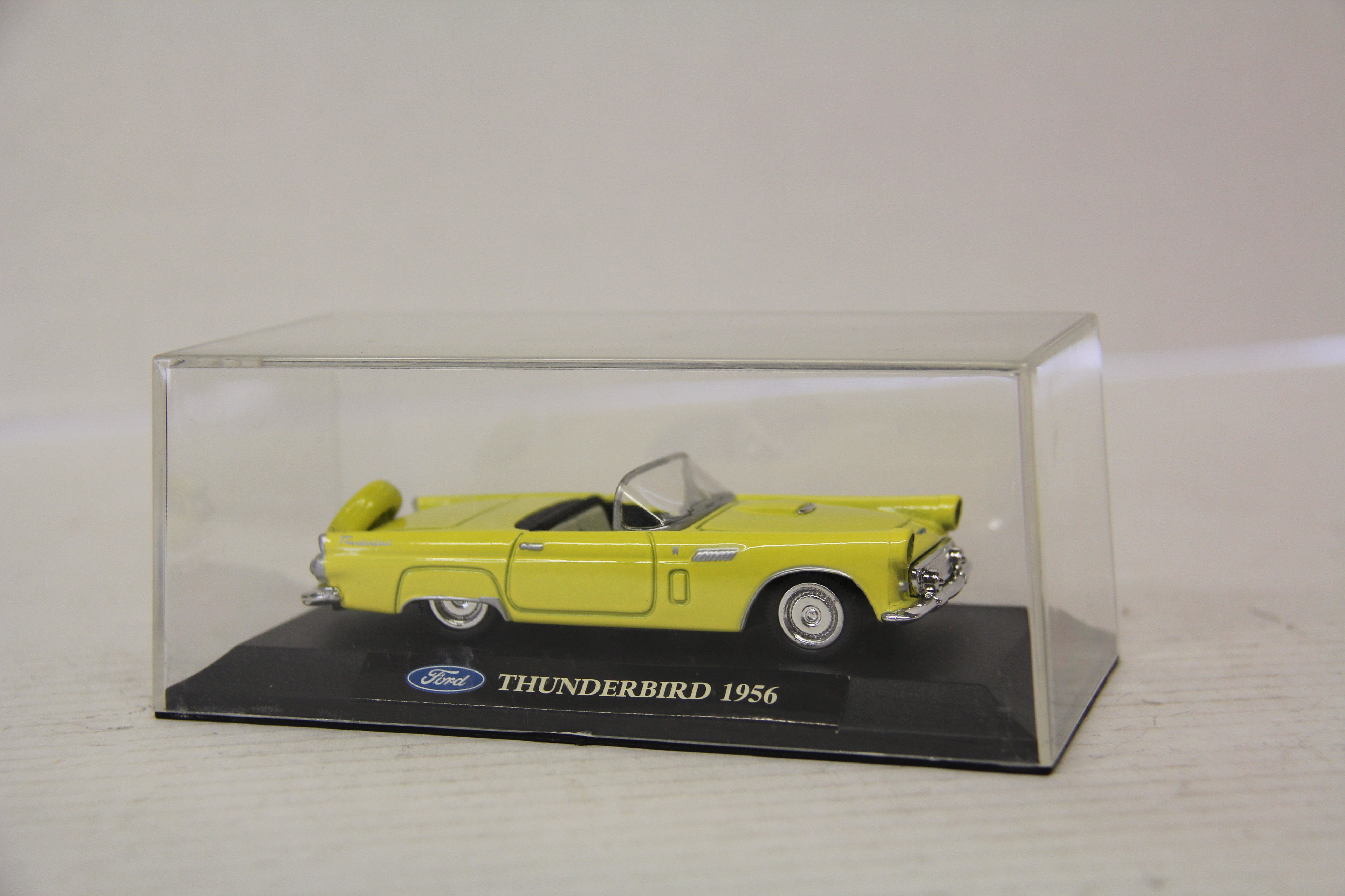 2000 New Ray 1956 Ford Thunderbird 1:43 Scale Diecast-Second hand-M5807