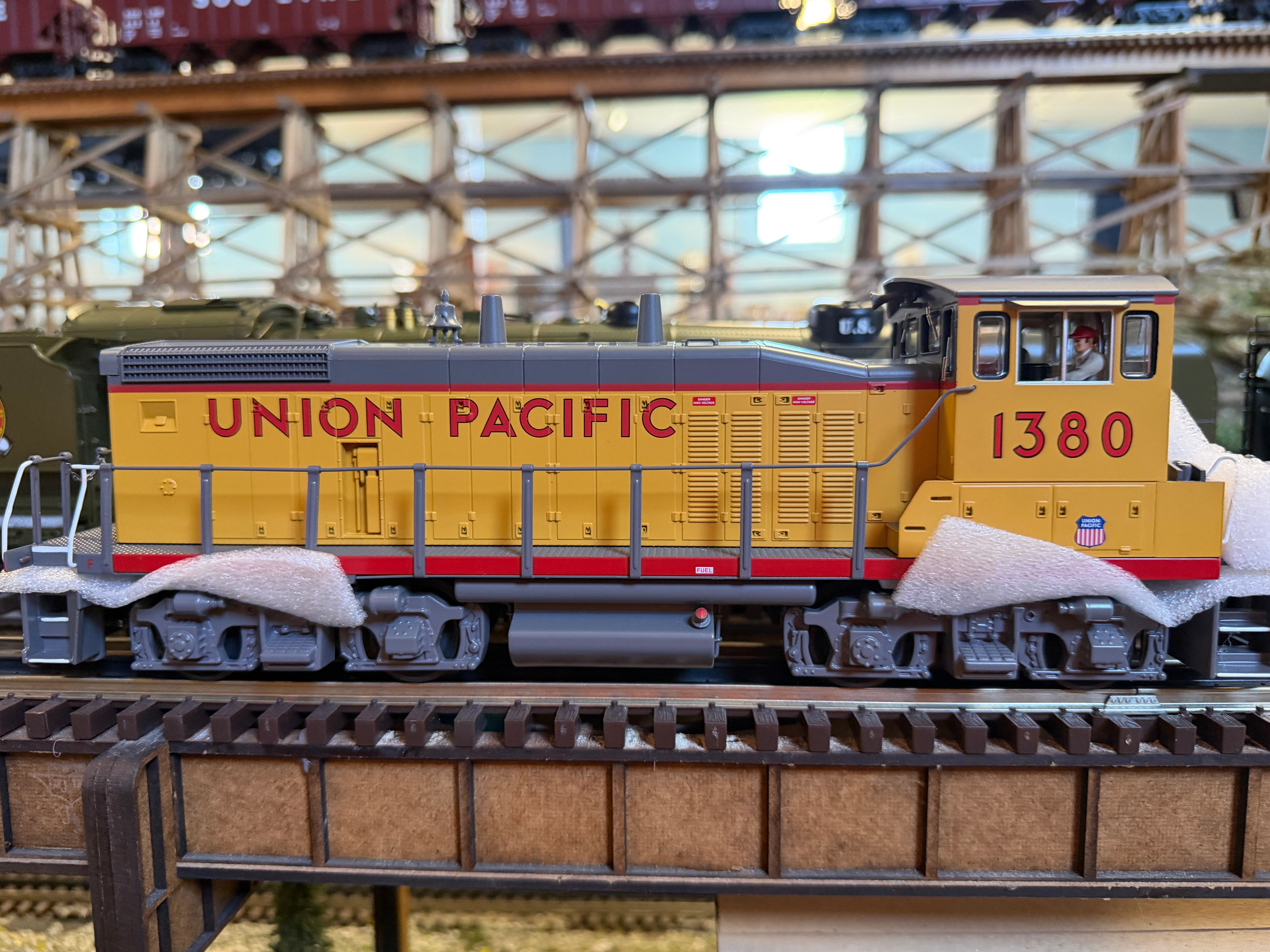 MTH 30-21382-1 - RailKing - MP15DC Diesel Engine "Union Pacific" #1380 w/ PS3