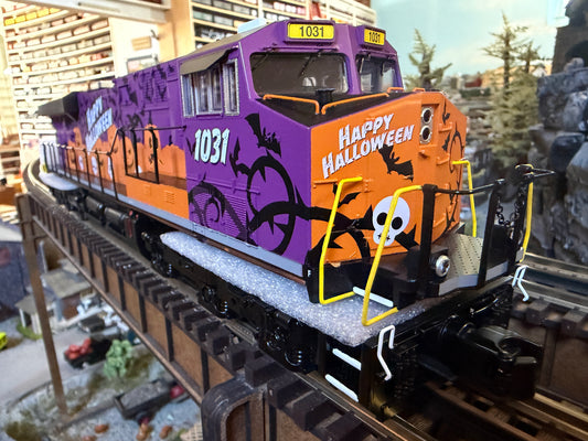 MTH 30-21385-1 - RailKing - ES44AC Imperial Diesel Engine "Halloween" #1031 w/ PS3