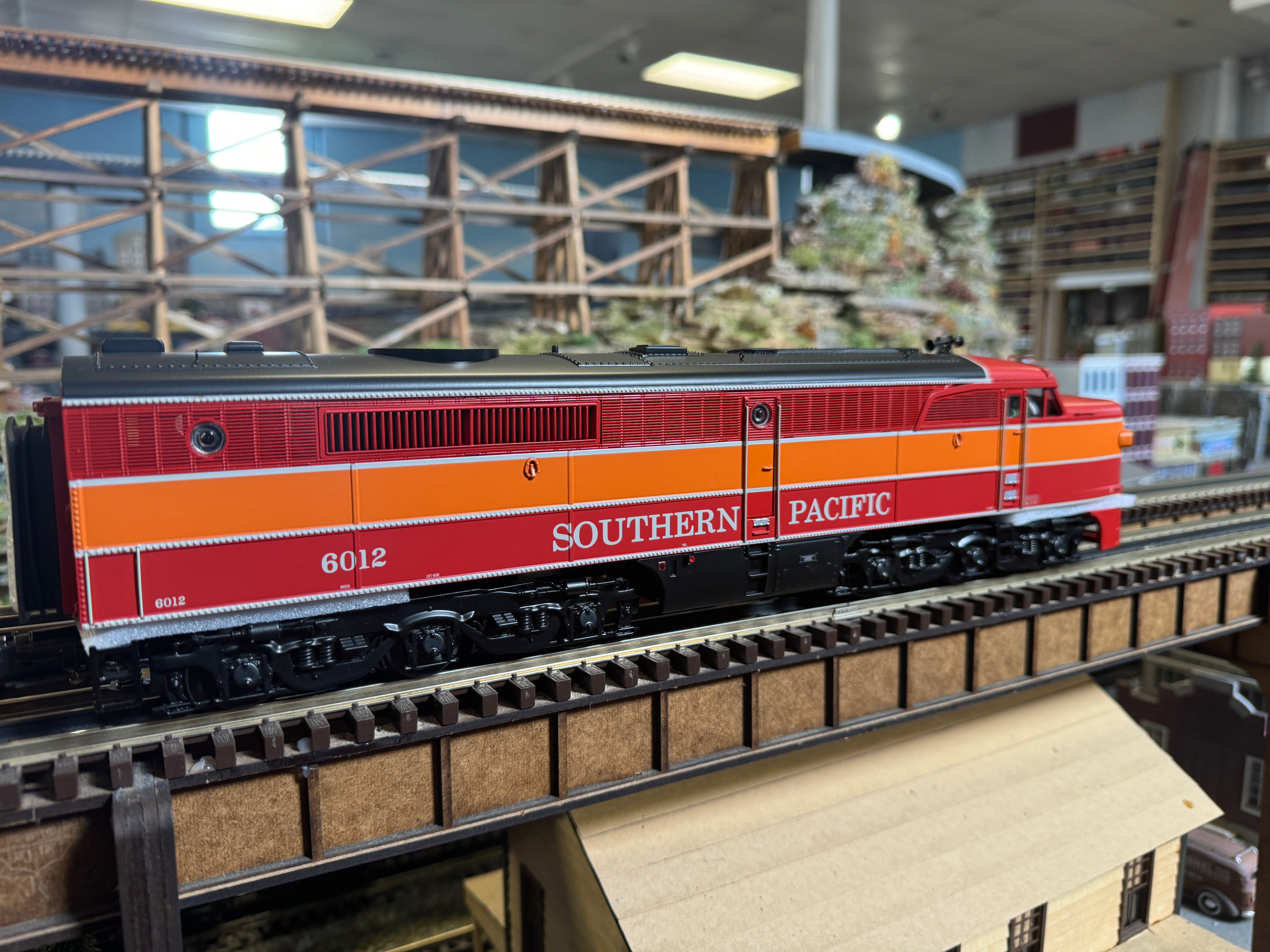 MTH 20-21869-1 - Alco PA A Unit Diesel Locomotive "Southern Pacific" #6012 w/ PS3 (Daylight)