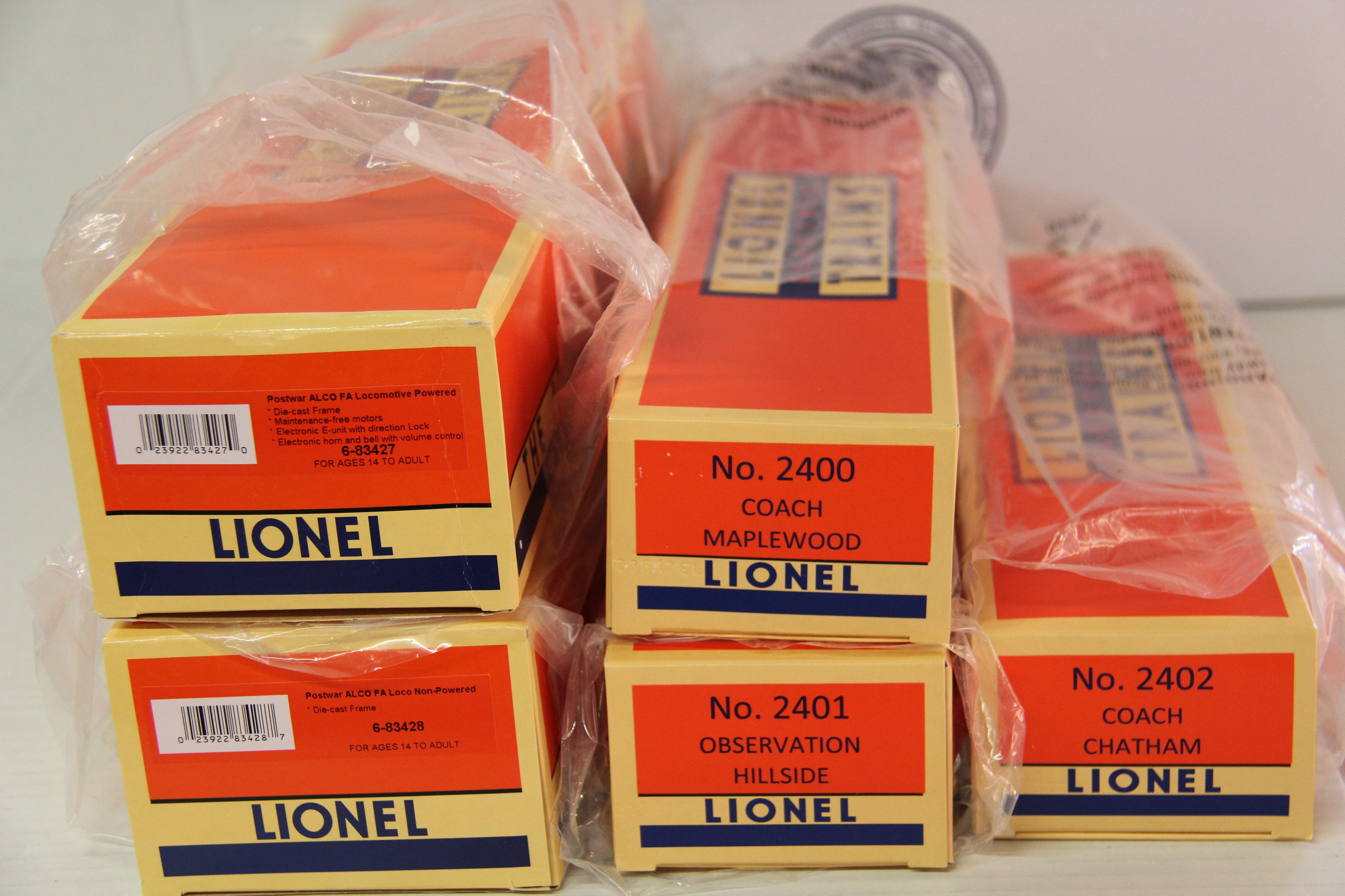 Lionel No. 2021 Green Passenger Set w/ 027 Lionel 6-83427-Post War ALCO FA Loco  w/ Horn With Magne-Traction-Second hand-M7095