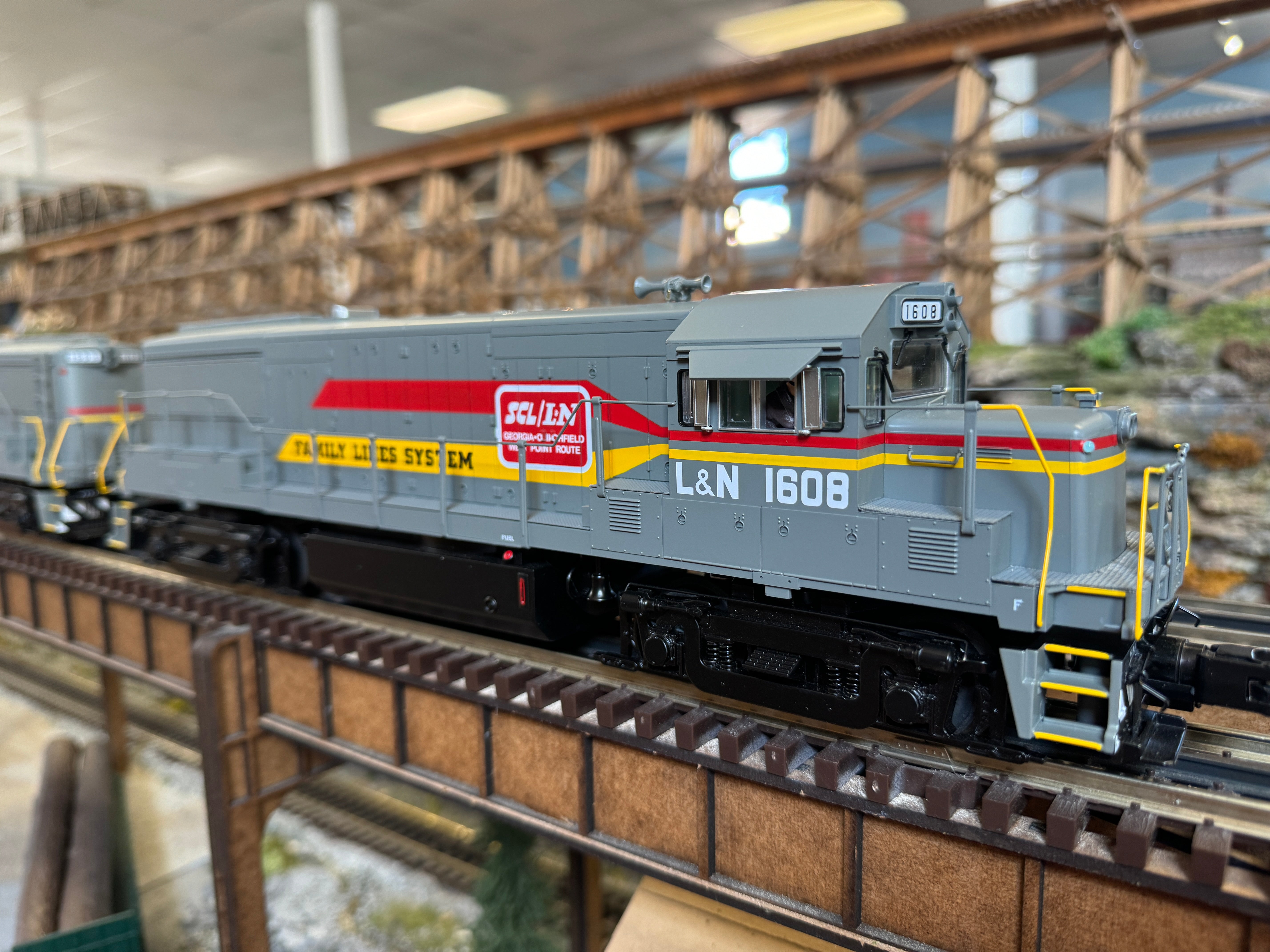 MTH 20-21849-1 - U25B Diesel Engine "Louisville & Nashville" #1608 w/ PS3