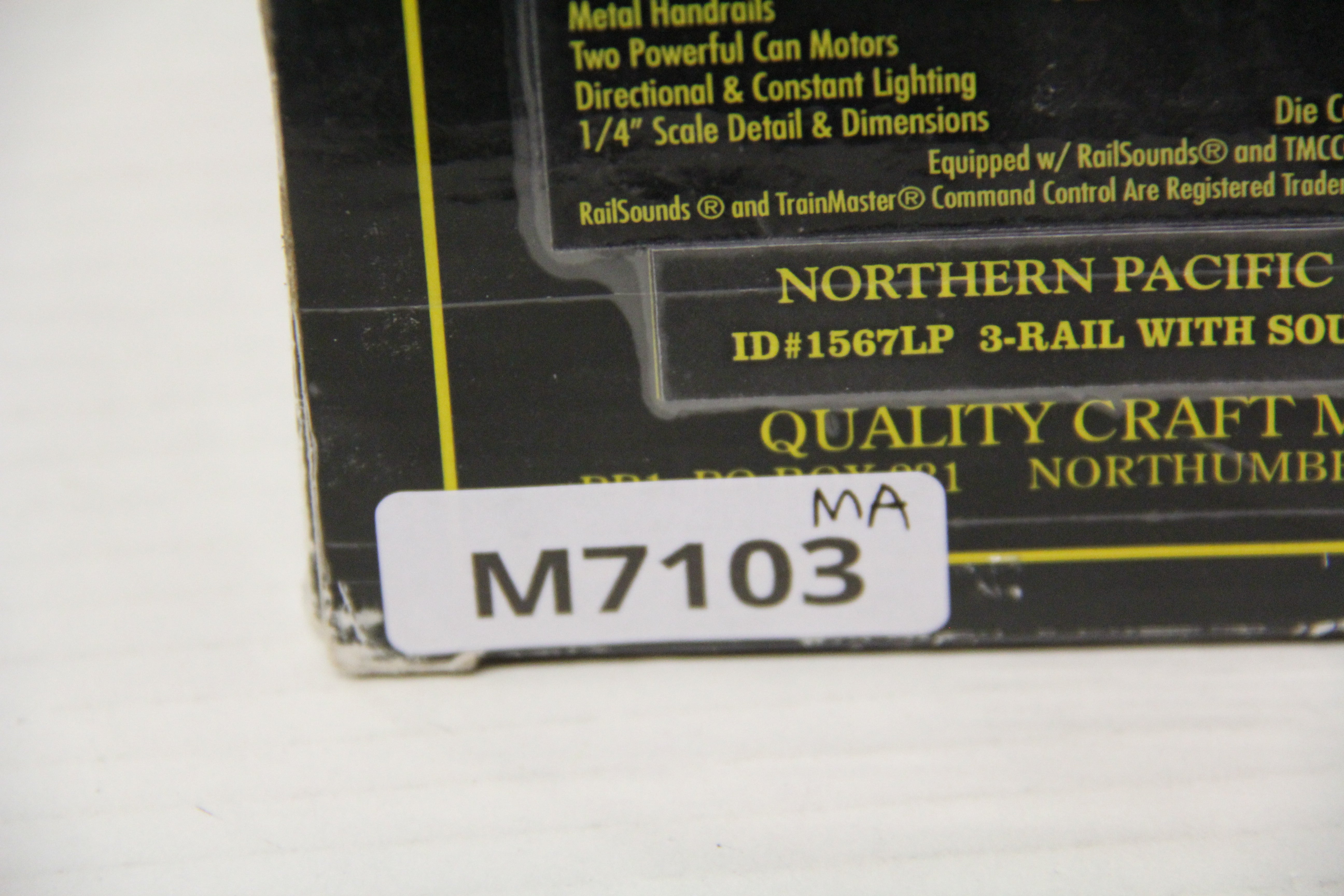 Weaver #1567LP Northern Pacific VO1000 Diesel Locomotive #420-Second hand-M7103