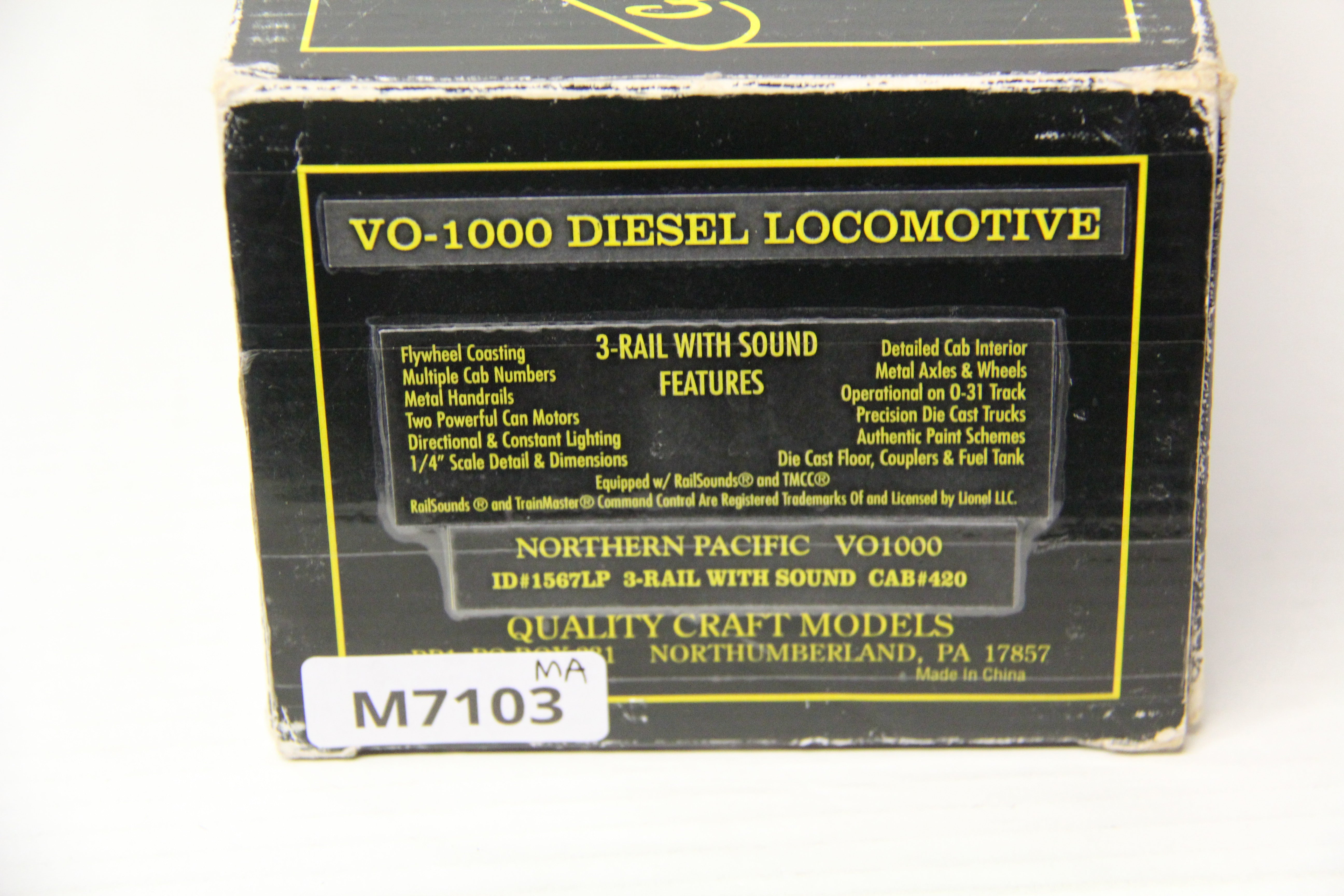 Weaver #1567LP Northern Pacific VO1000 Diesel Locomotive #420-Second hand-M7103