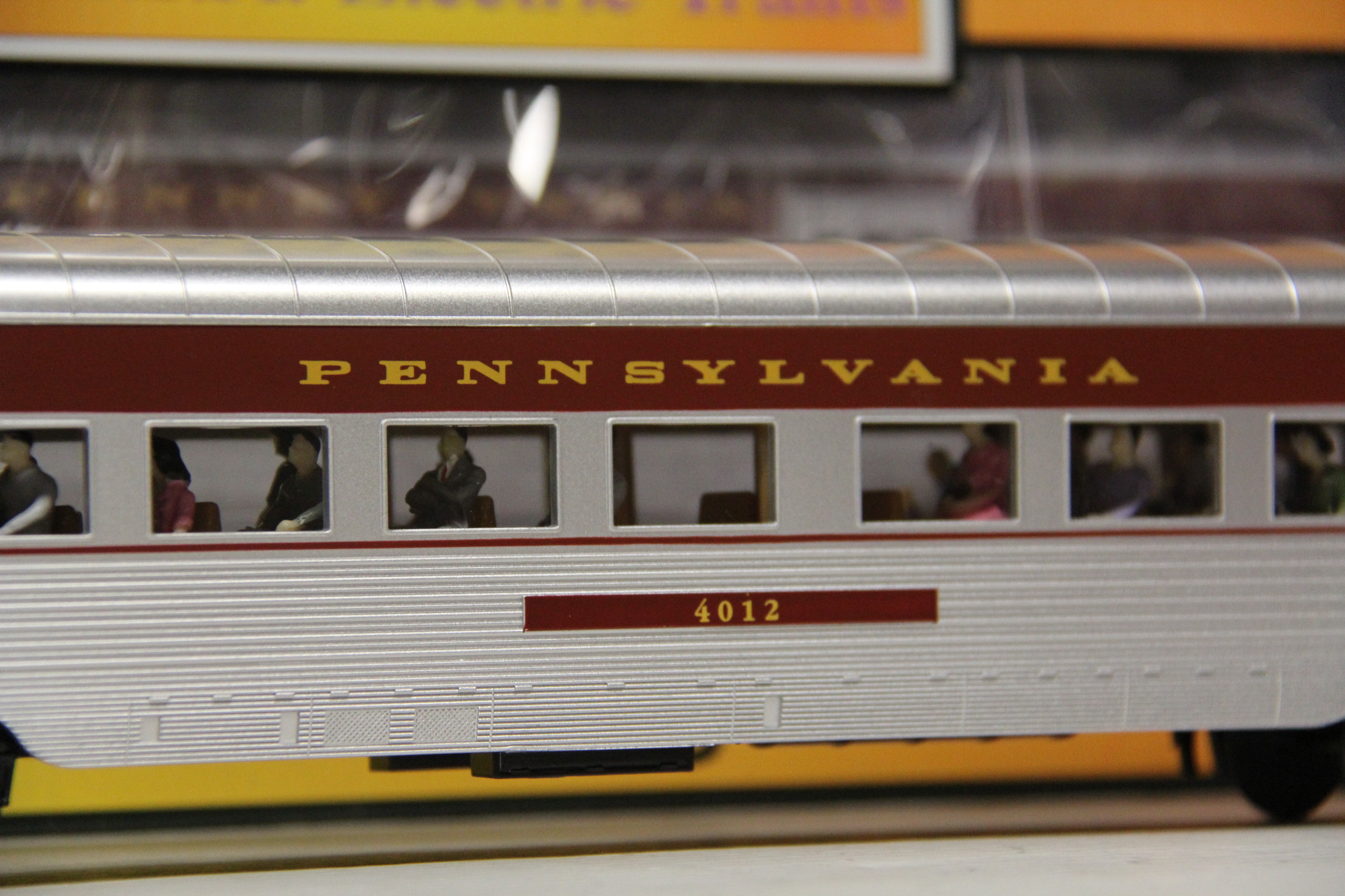 Rail King 30-68192 & 30-68194 Pennsylvania 5 Car 60' Streamlined Passenger Set-Second hand-M5834