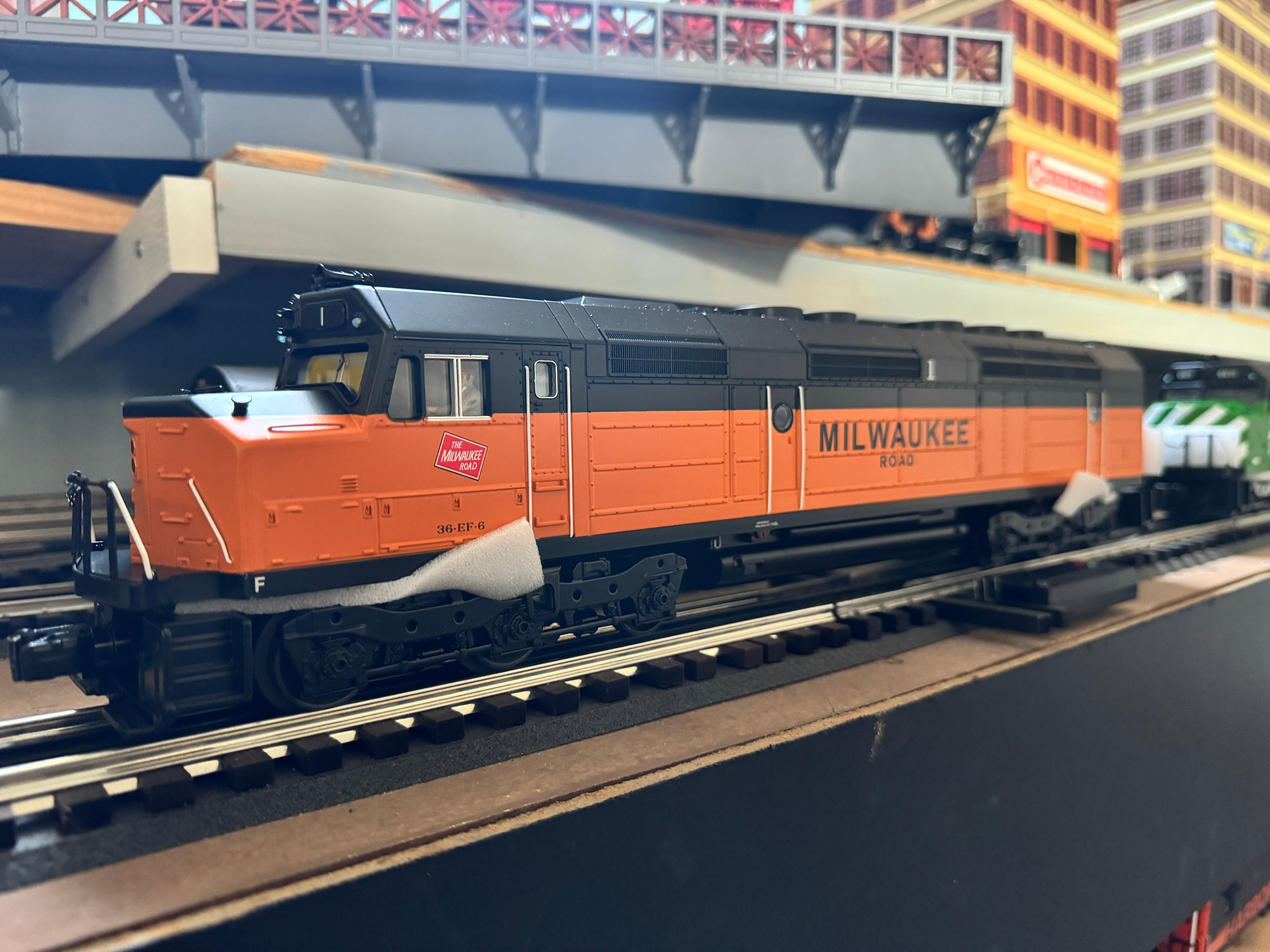 MTH 30-21224-1 - FP45 Diesel Locomotive "Milwaukee Road" #1 w/ PS3 - Custom Run for MrMuffin'sTrains