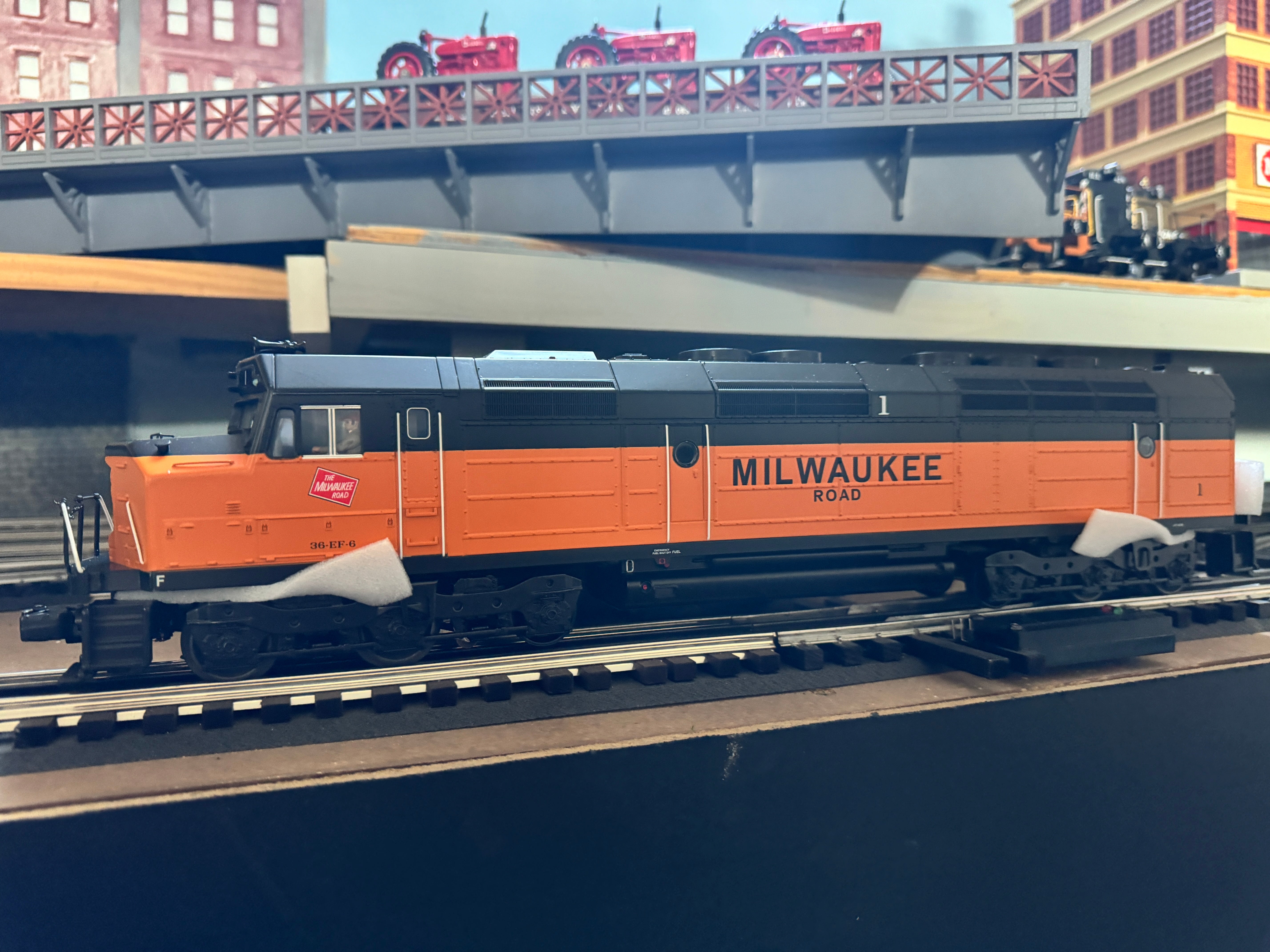 MTH 30-21224-1 - FP45 Diesel Locomotive "Milwaukee Road" #1 w/ PS3 - Custom Run for MrMuffin'sTrains