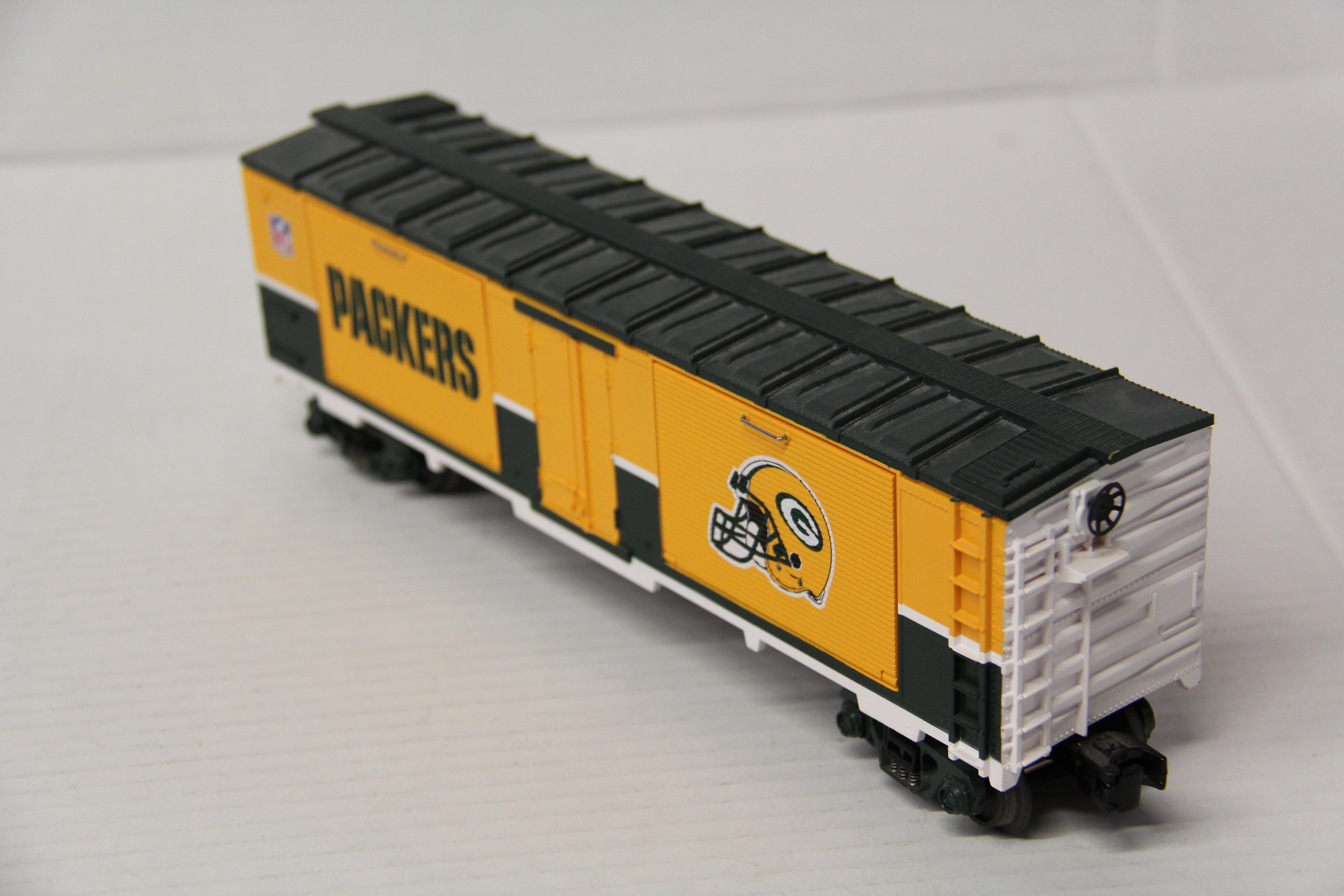 Rail King 30-74285 NFL Green Bay Packers 40' Window Box Car w/ Ridell Helmets-Second hand-M7108